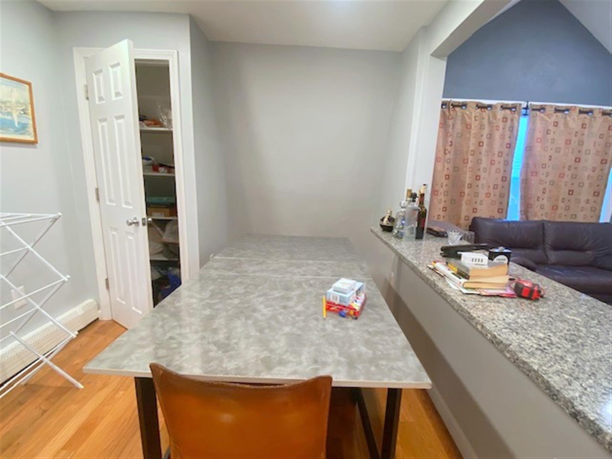 521 Main St, Medford