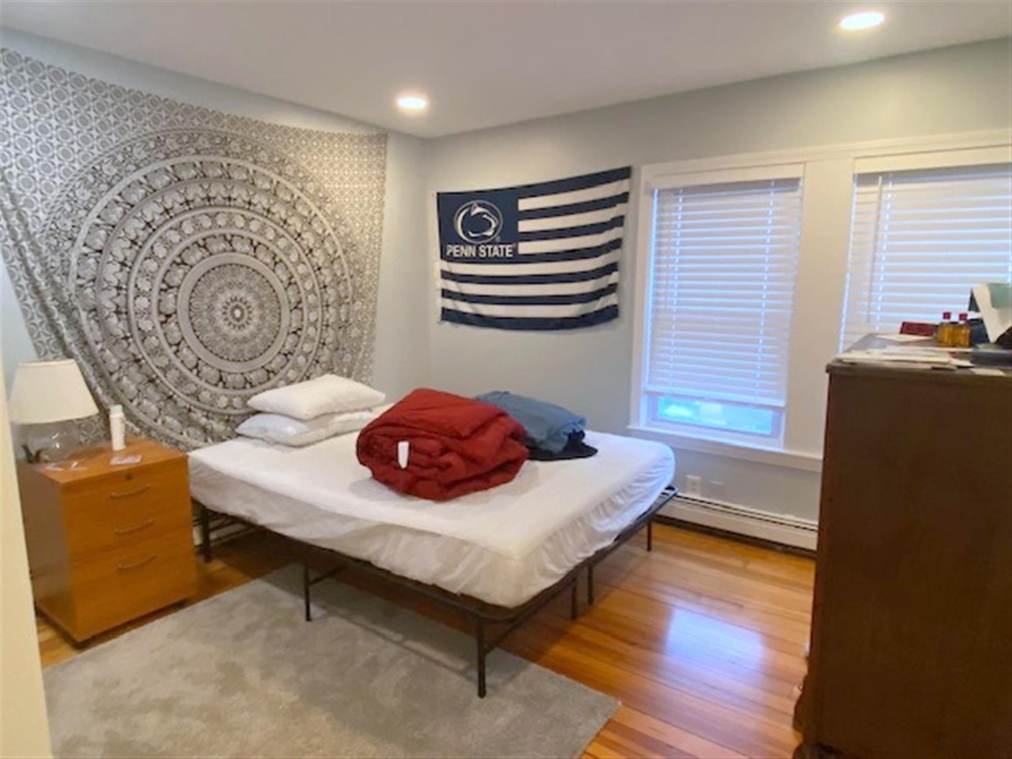 521 Main St, Medford