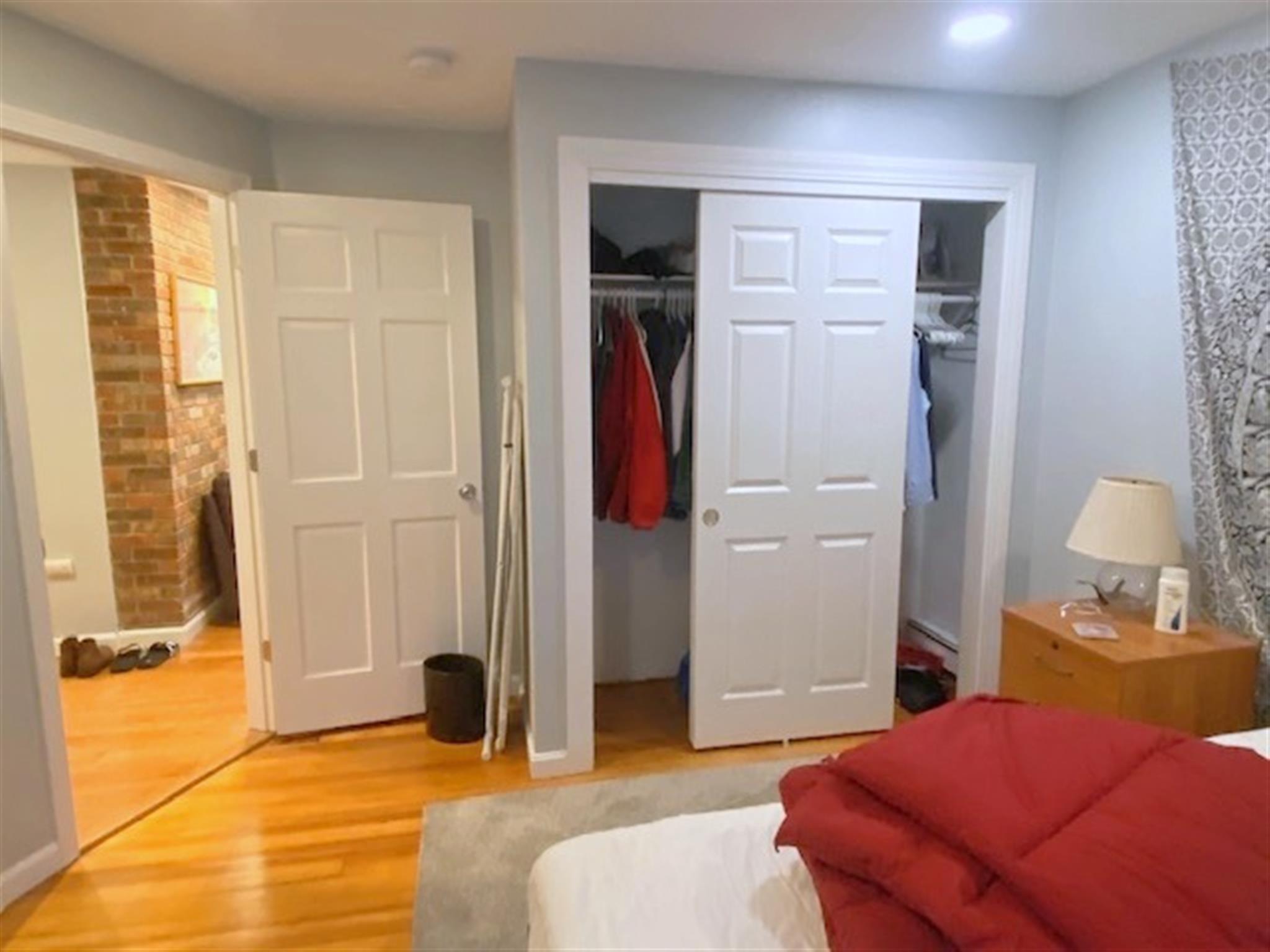 521 Main St, Medford