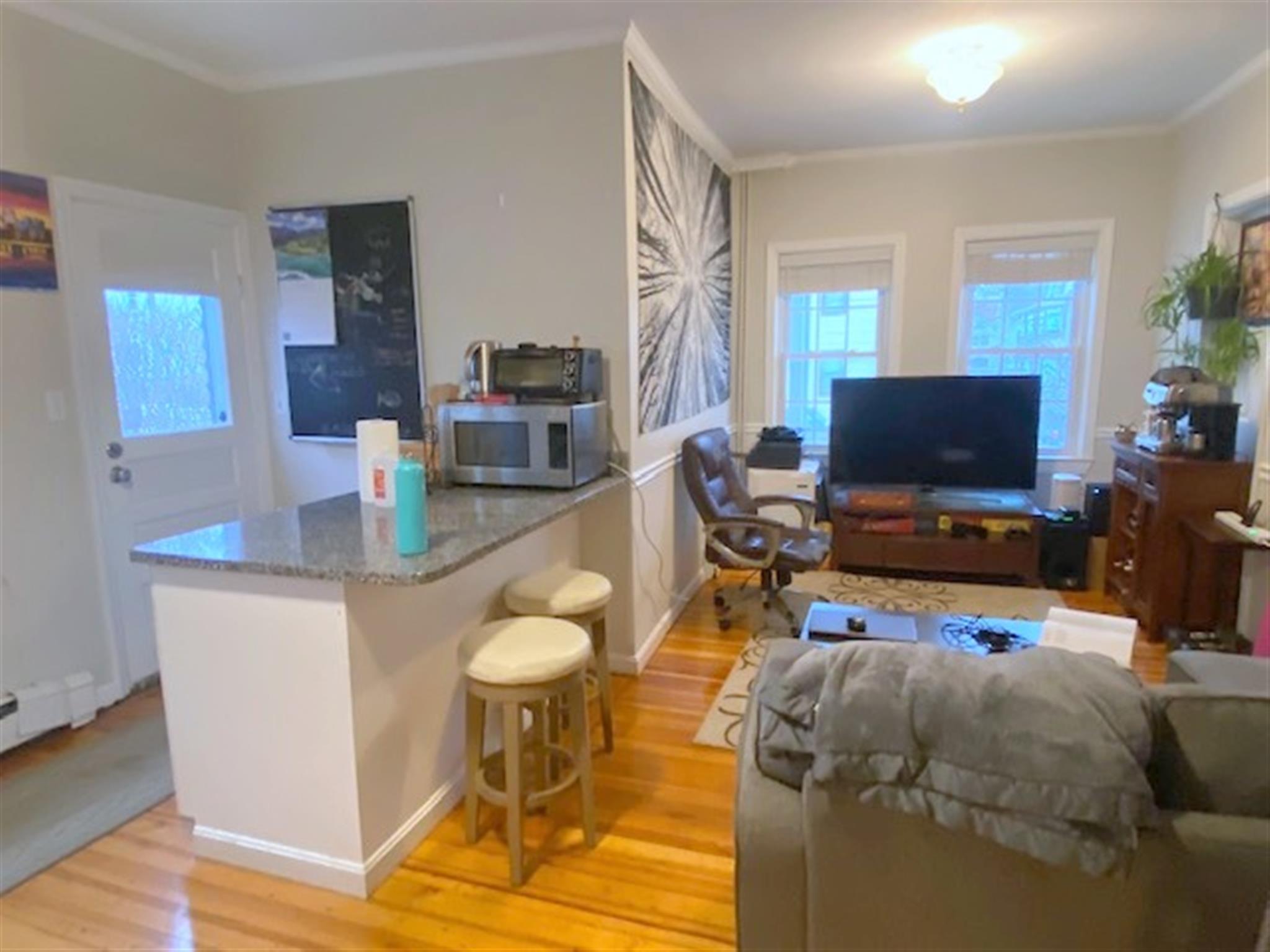 519 Main St, Medford