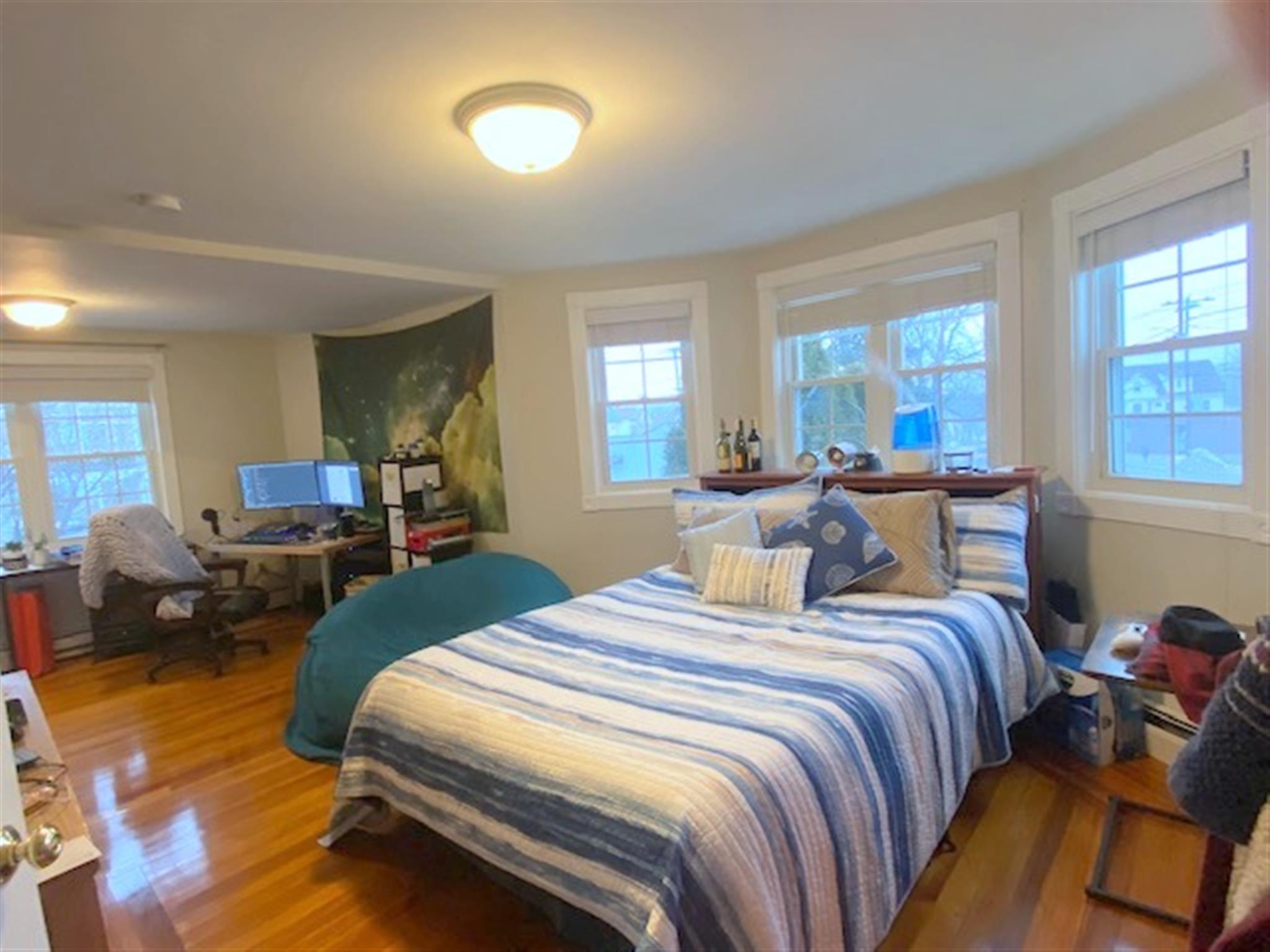 519 Main St, Medford