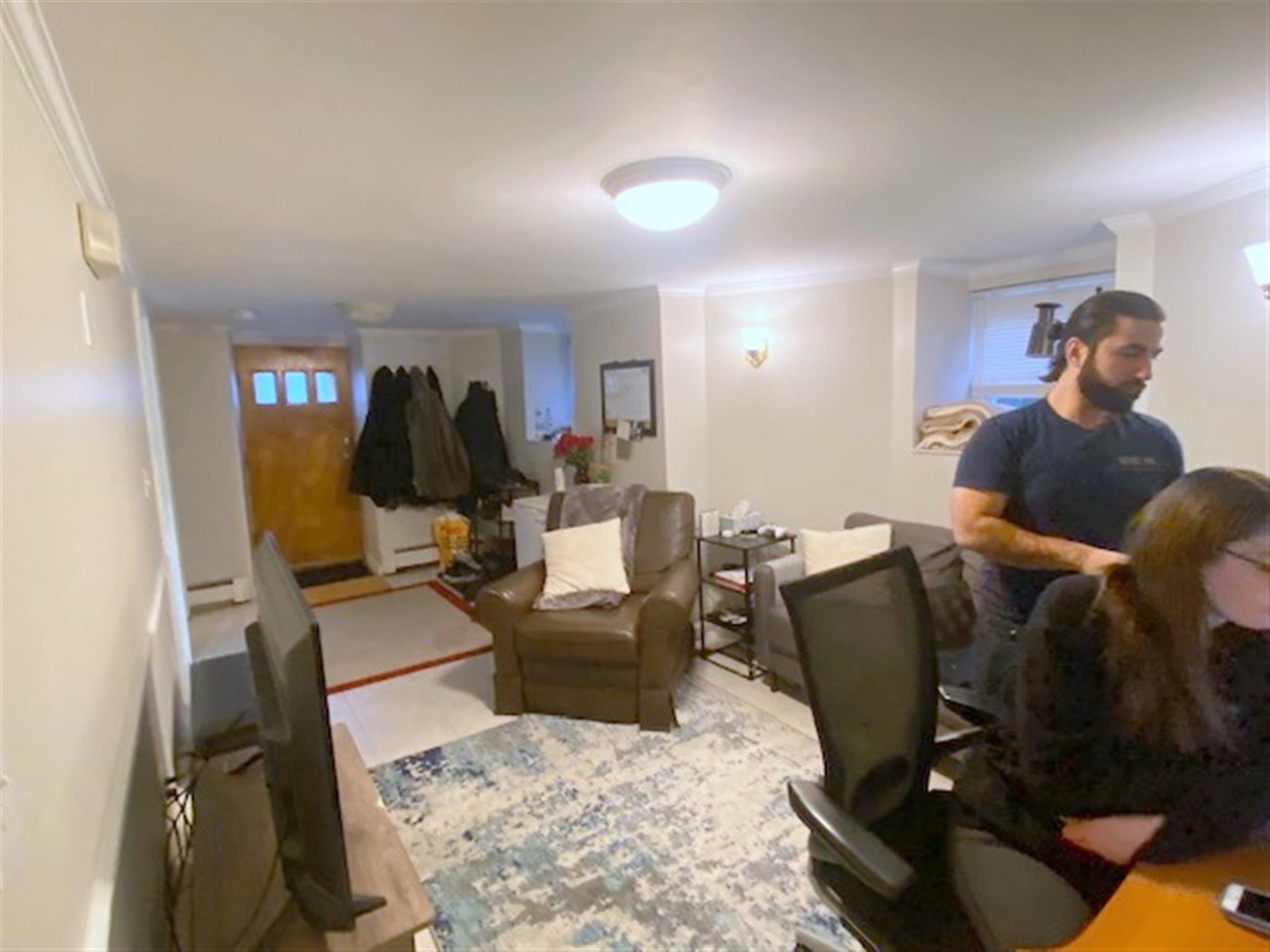 519 Main St, Medford