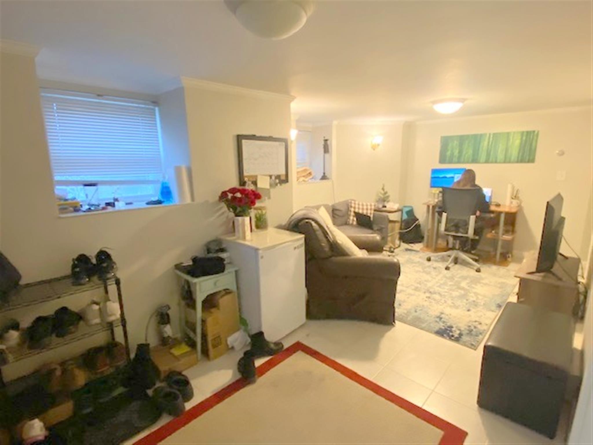 519 Main St, Medford