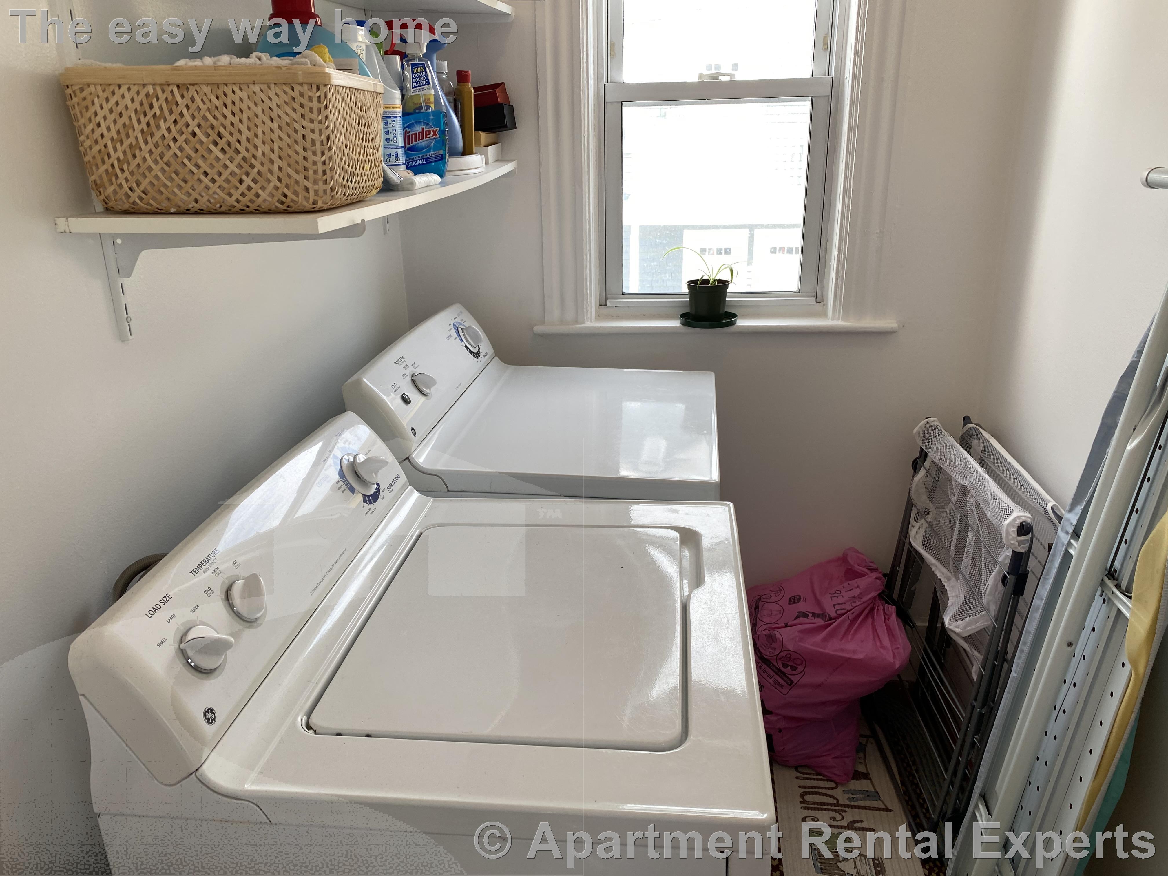 117 Rogers, Ball Square