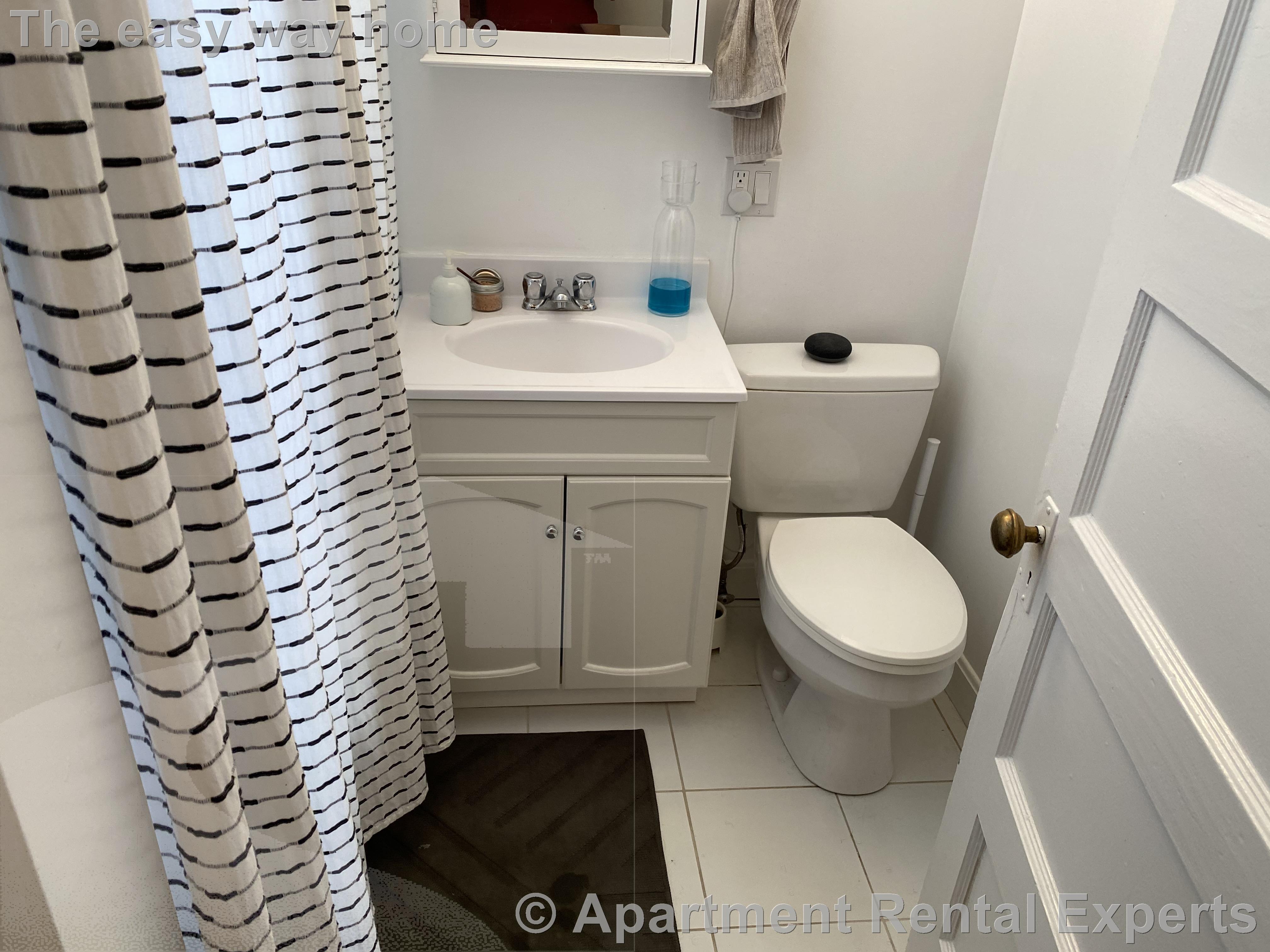 117 Rogers, Ball Square