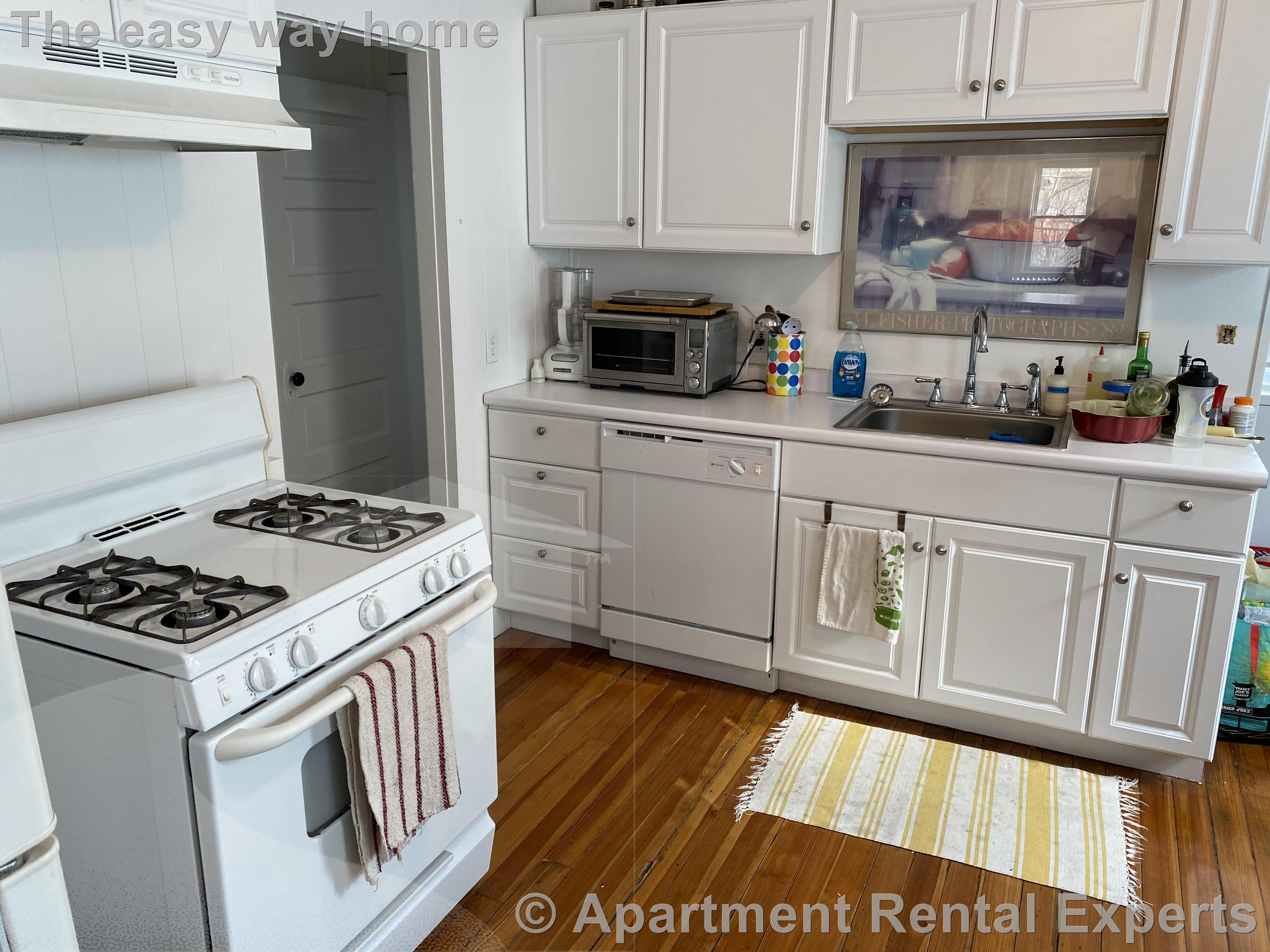 117 Rogers, Ball Square