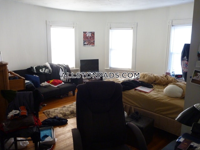 42 Brainerd Rd, Allston