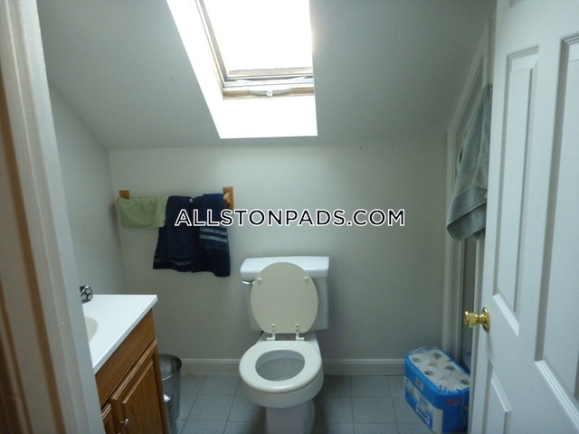 42 Brainerd Rd, Allston