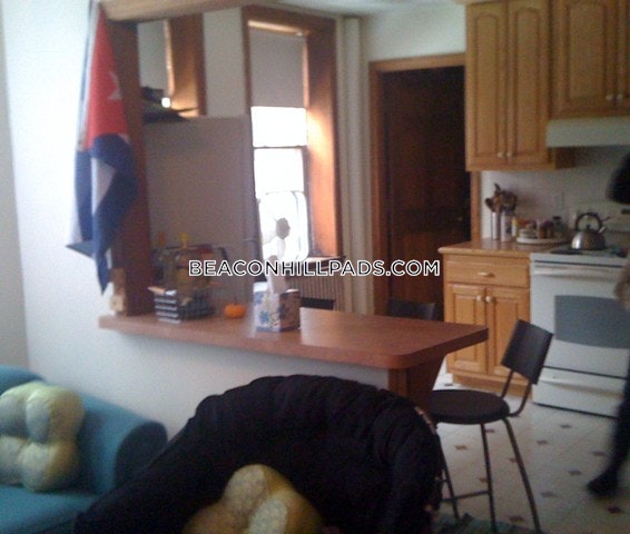 60 Phillips, Beacon Hill