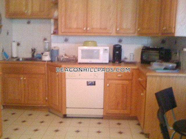 60 Phillips, Beacon Hill