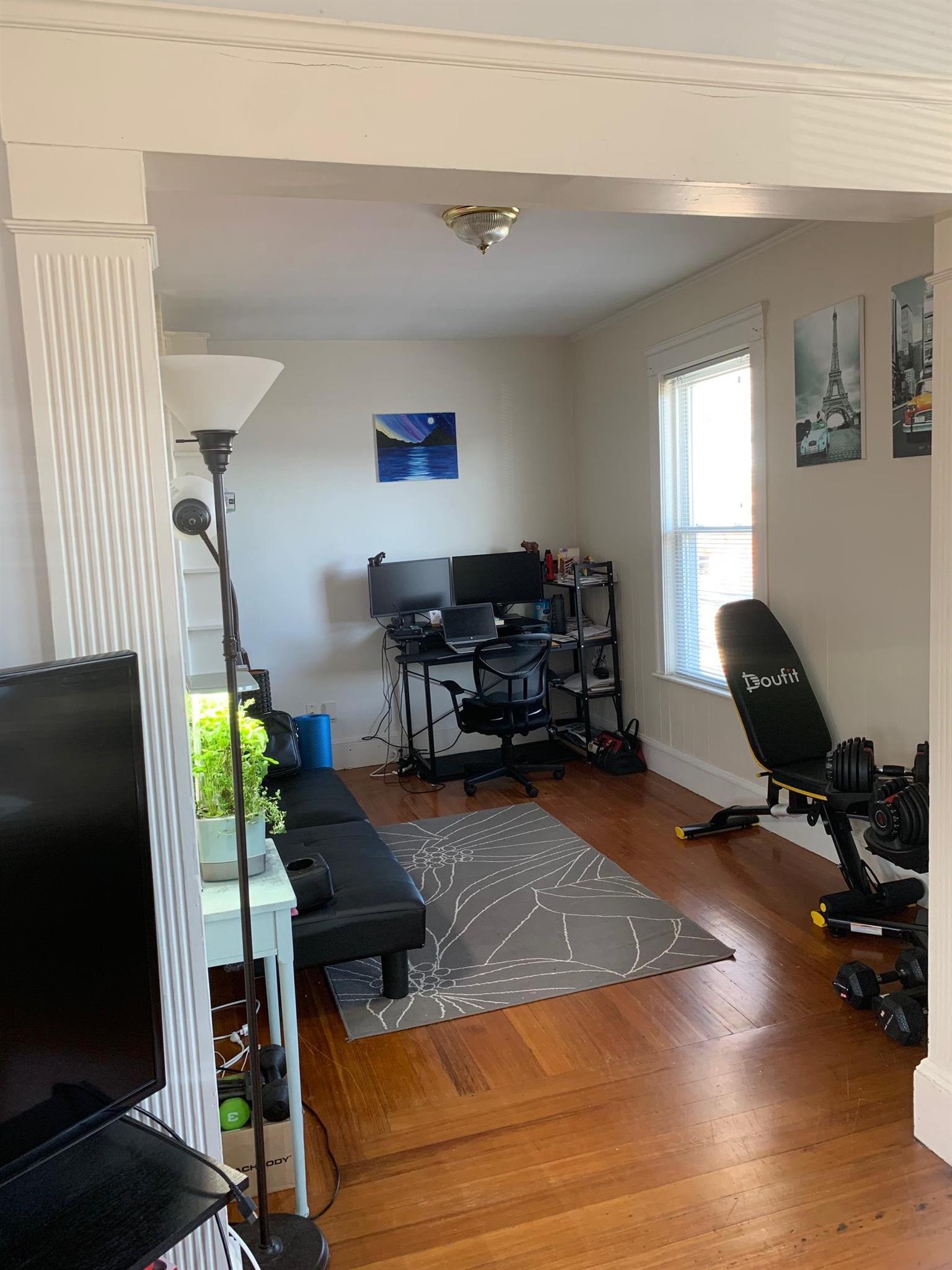 411 Main St, Medford