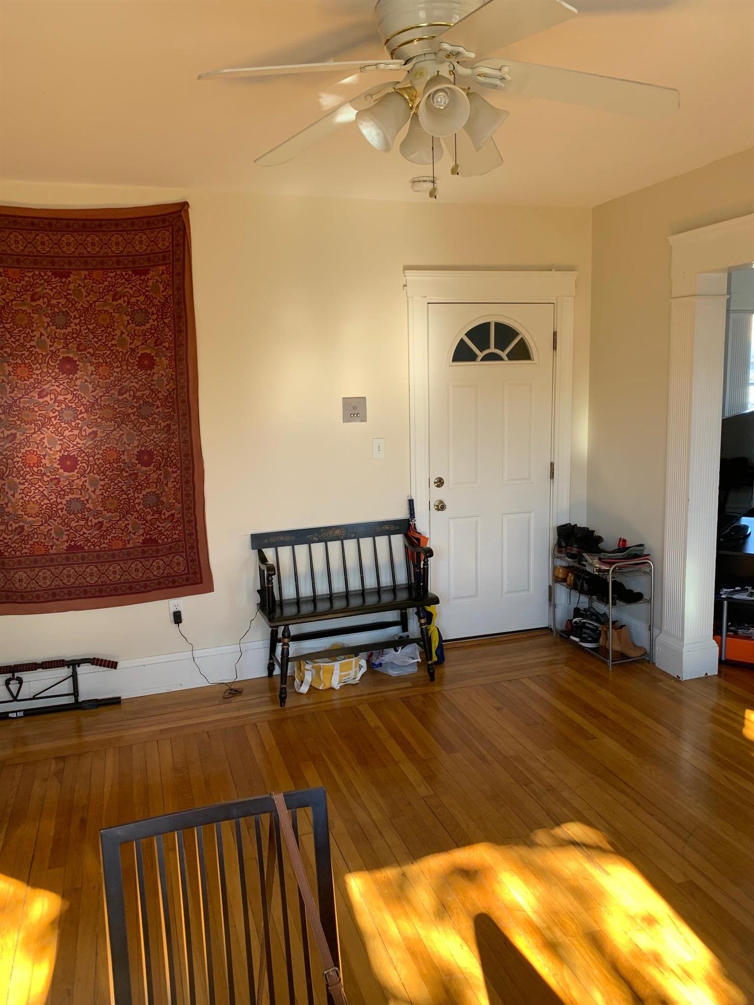 411 Main St, Medford