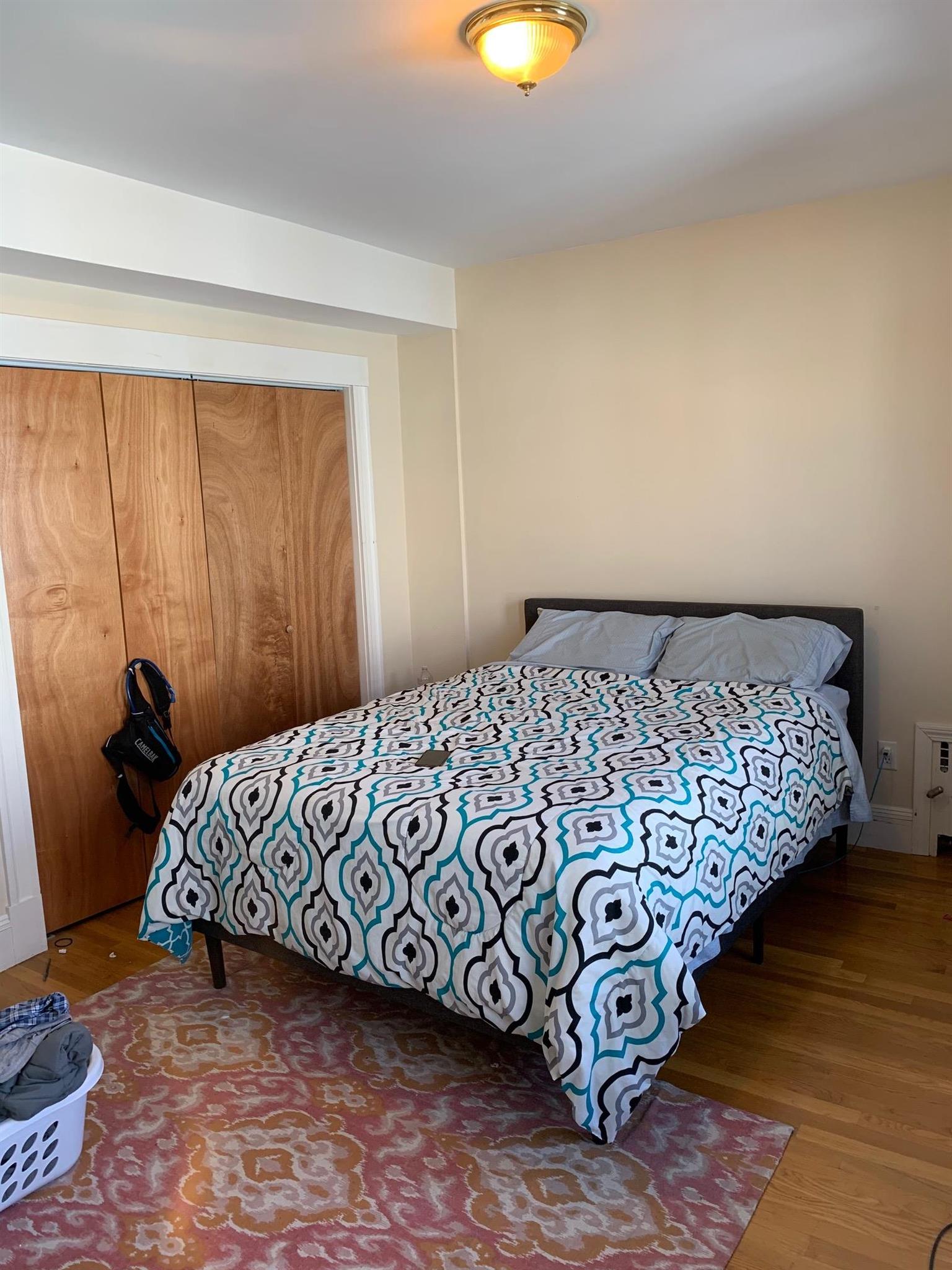 411 Main St, Medford