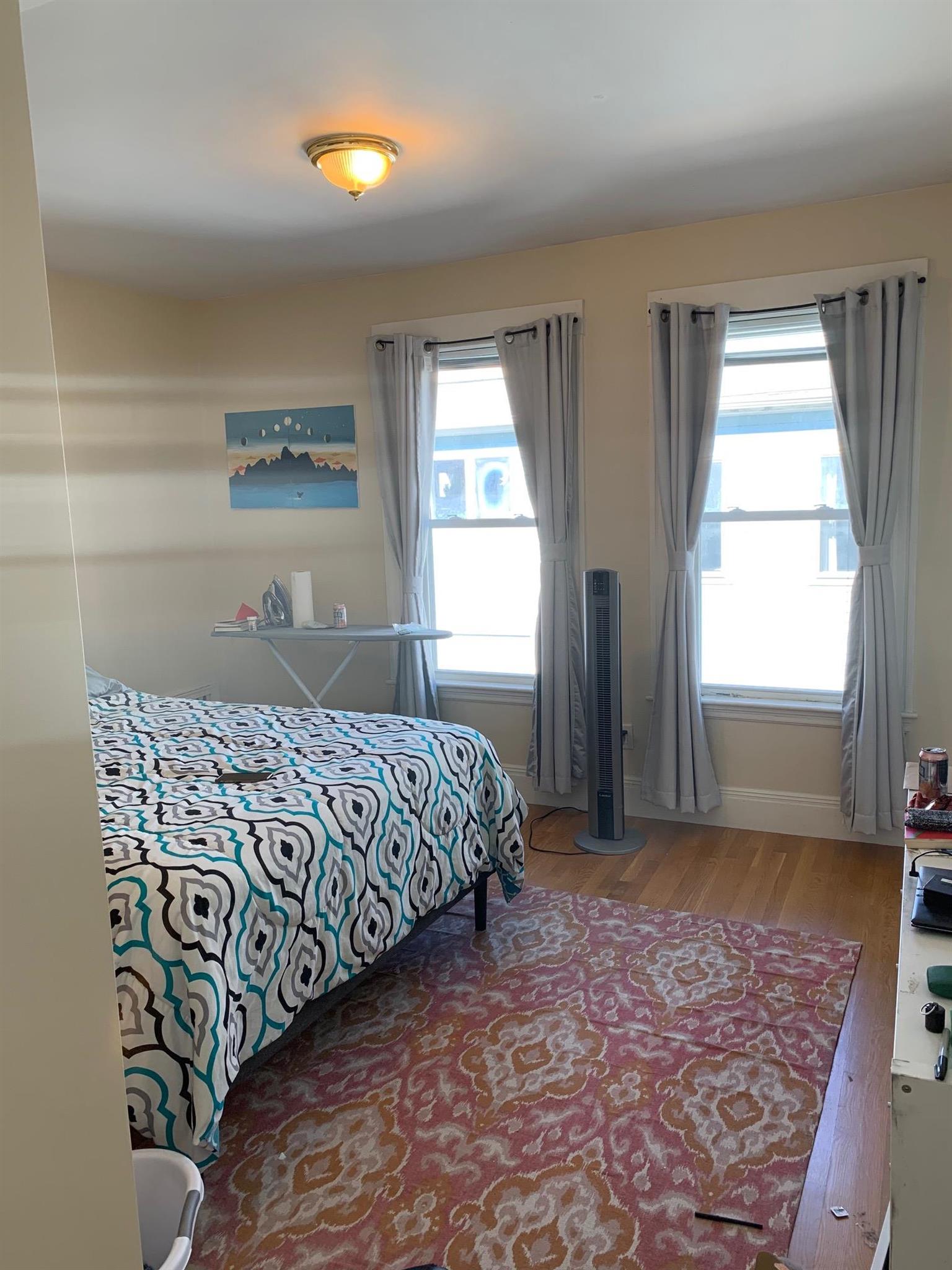 411 Main St, Medford