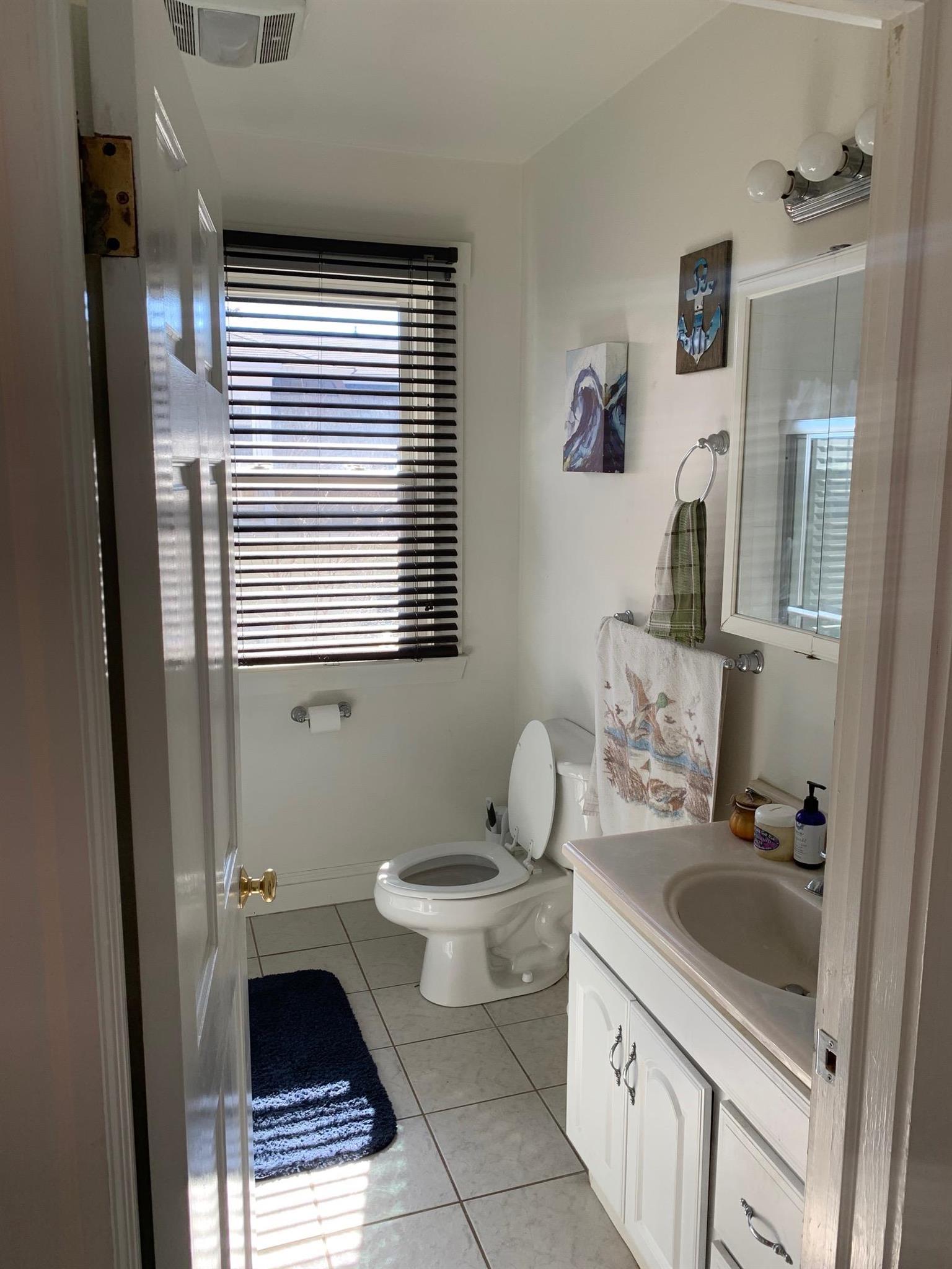 411 Main St, Medford