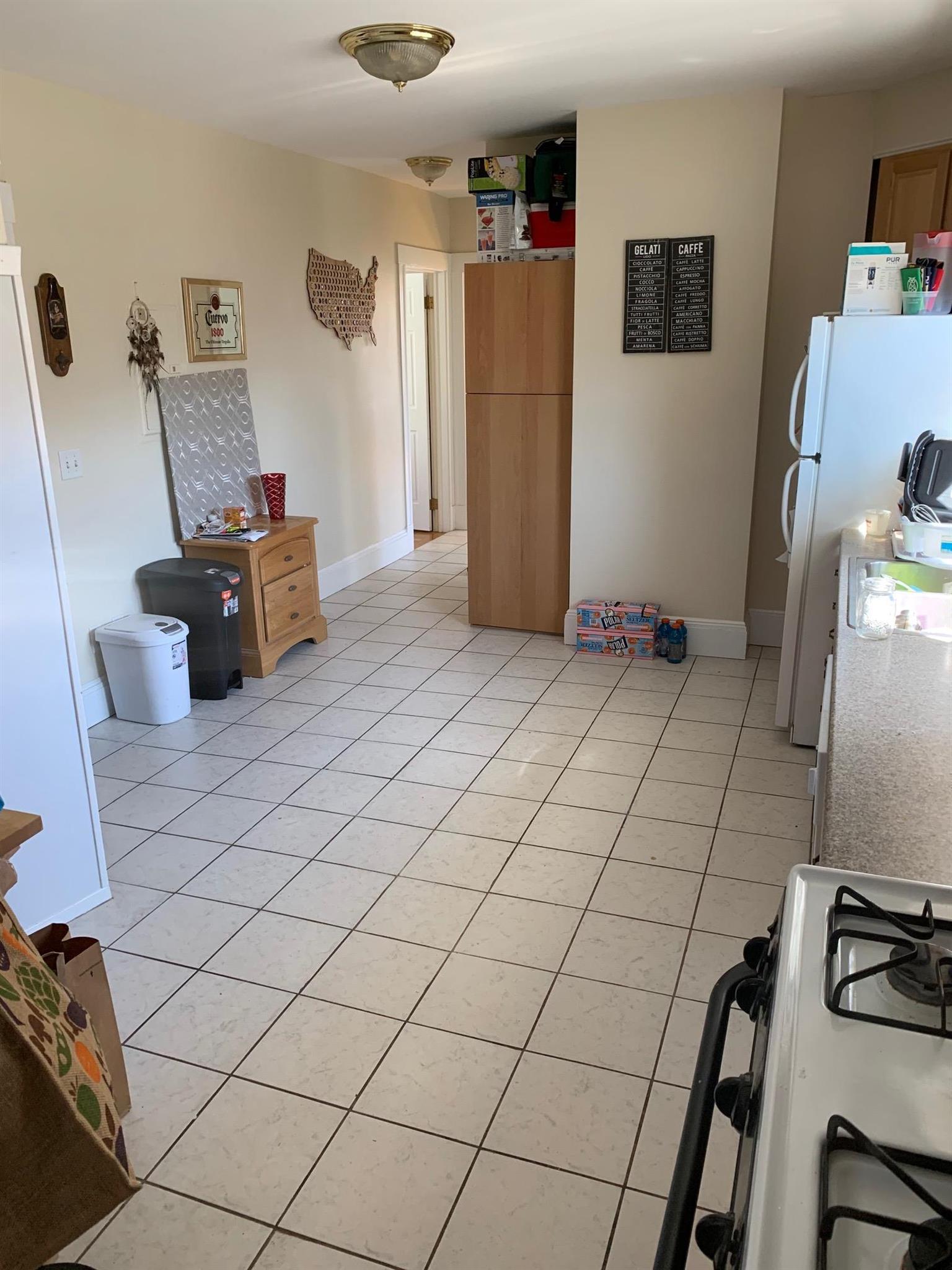 411 Main St, Medford