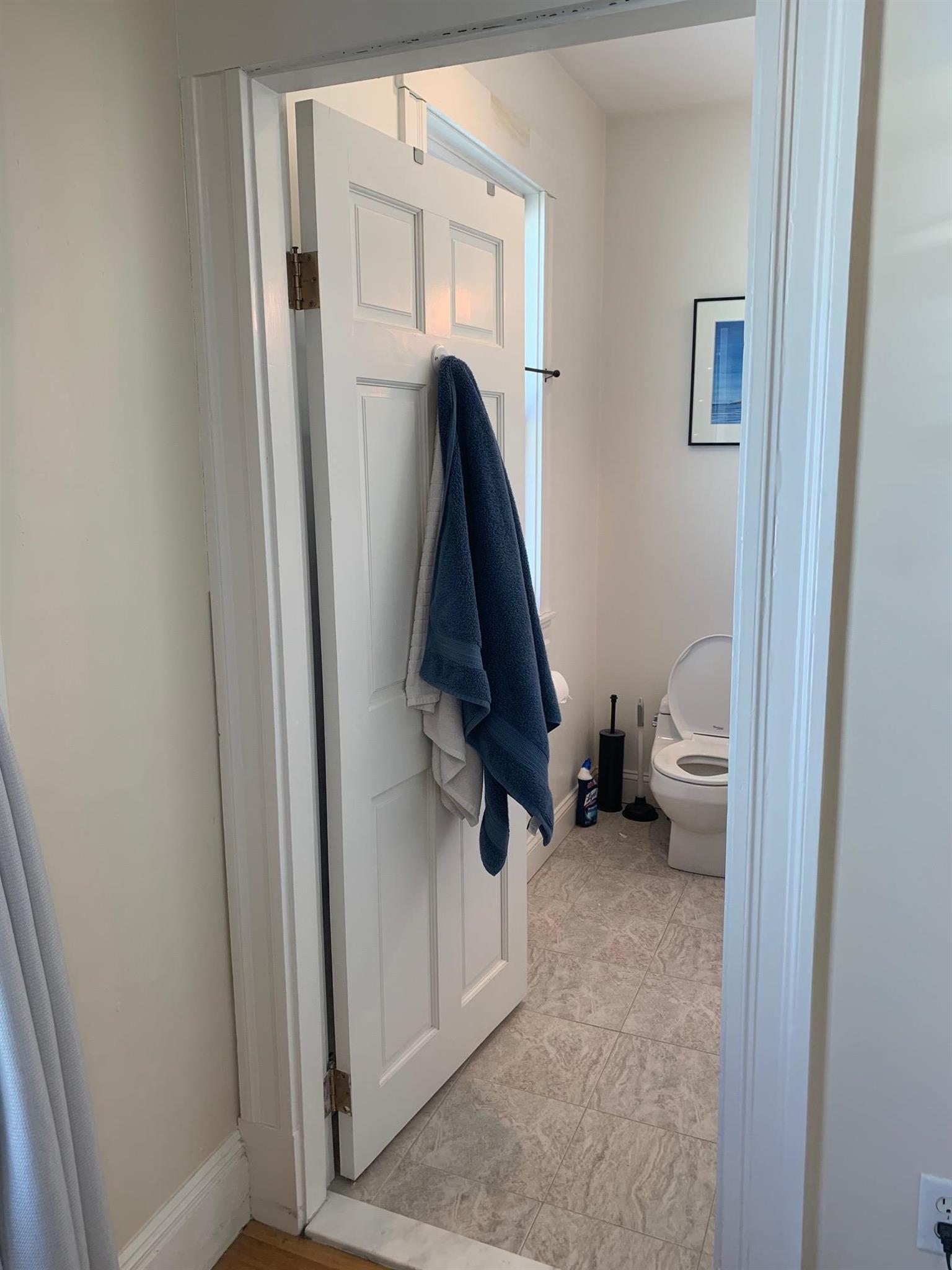 411 Main St, Medford