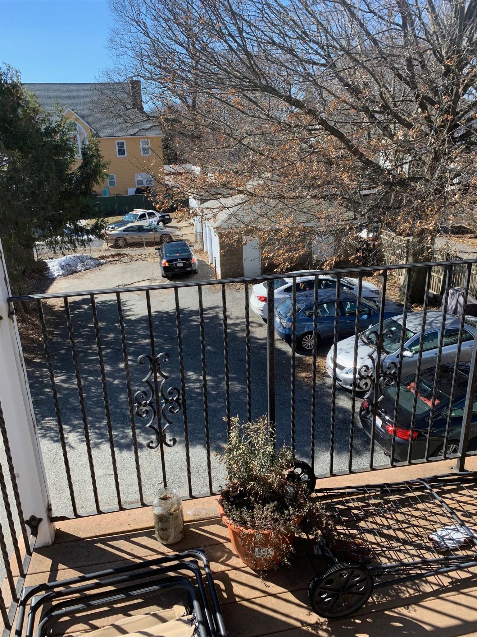 411 Main St, Medford