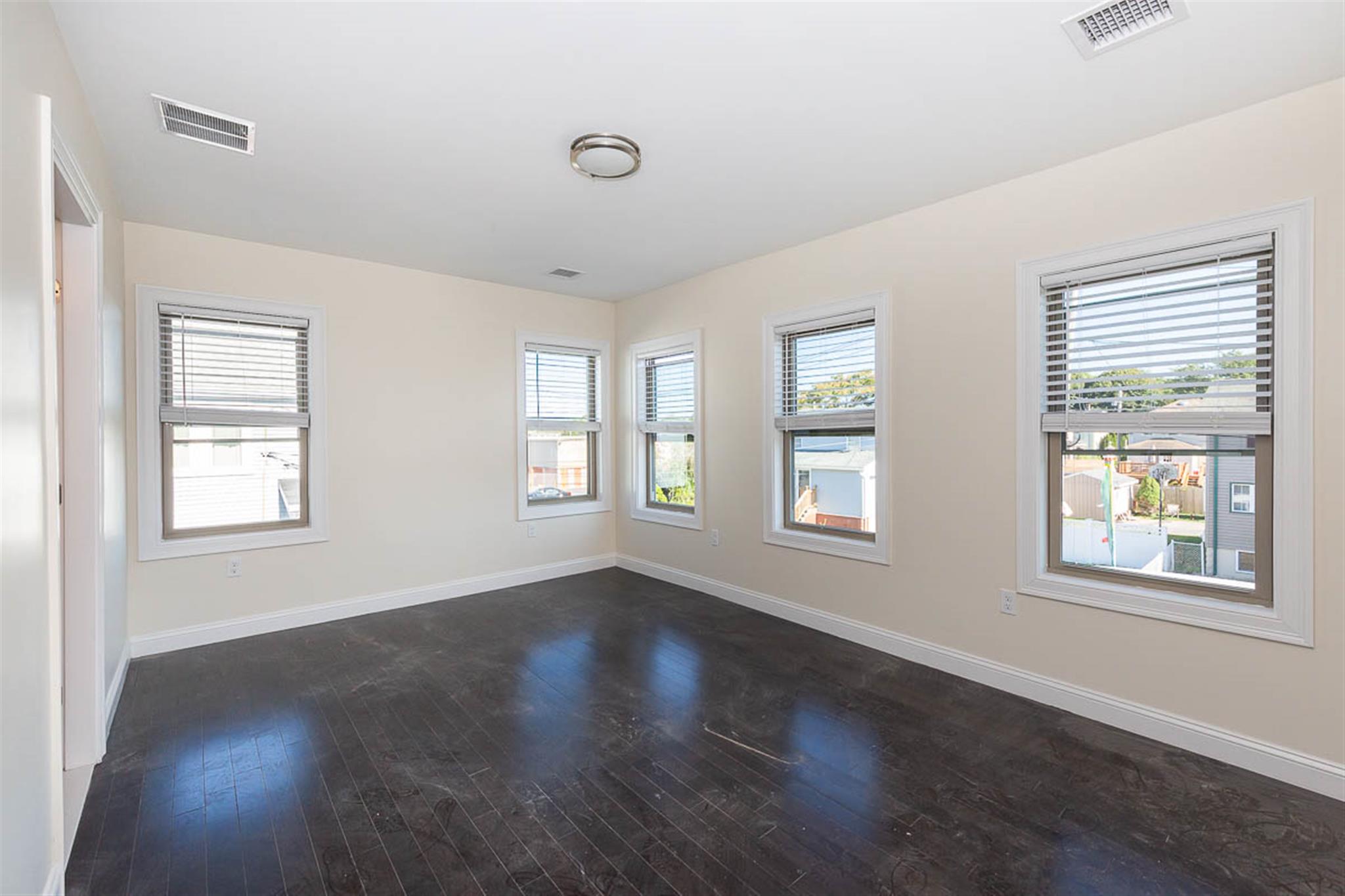 39 Harvard St, South Medford