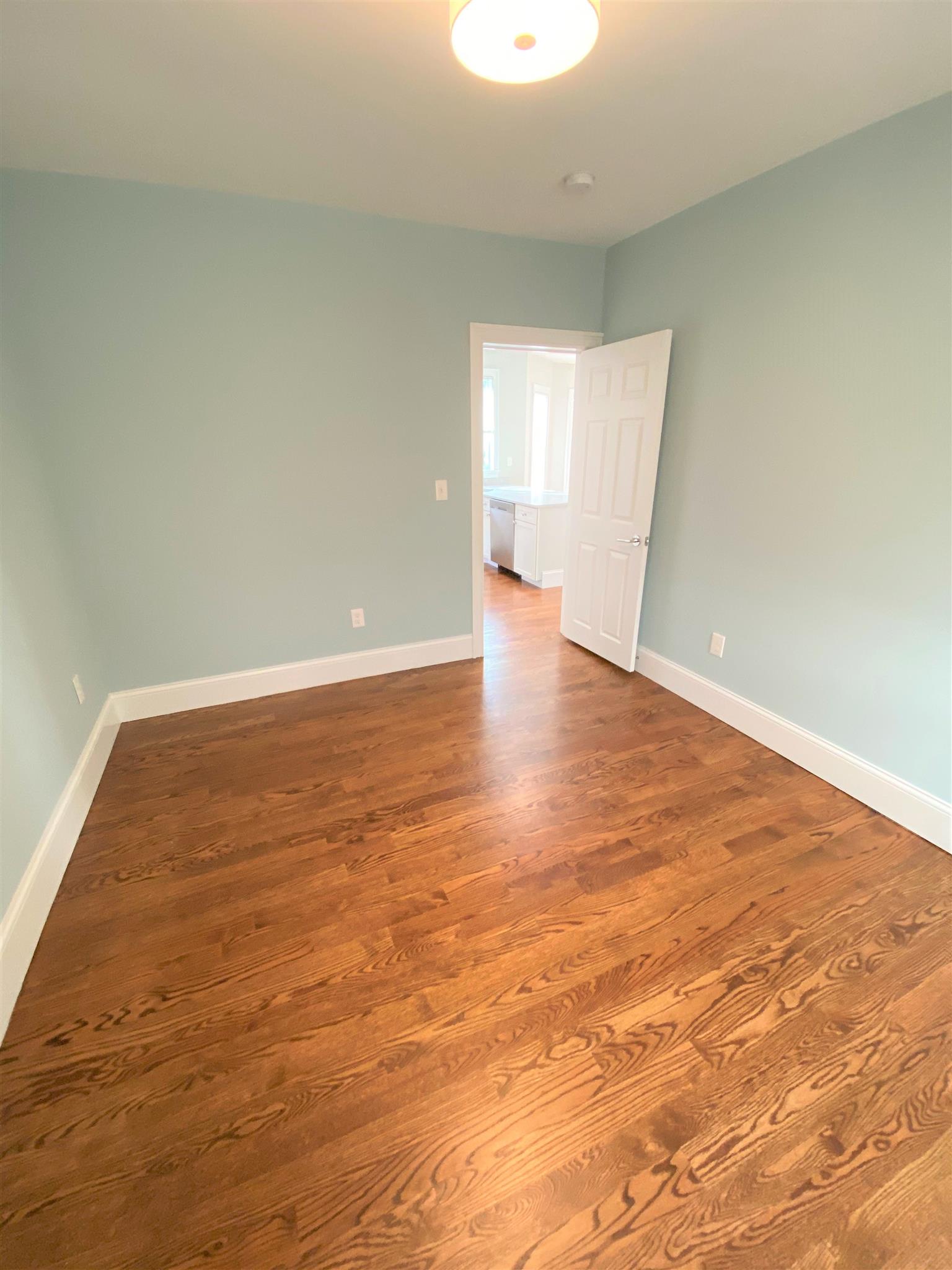 3 Hamilton Rd, Teele Square