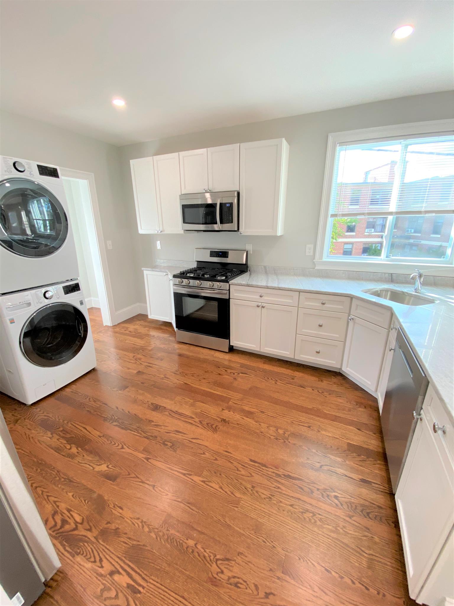 3 Hamilton Rd, Teele Square