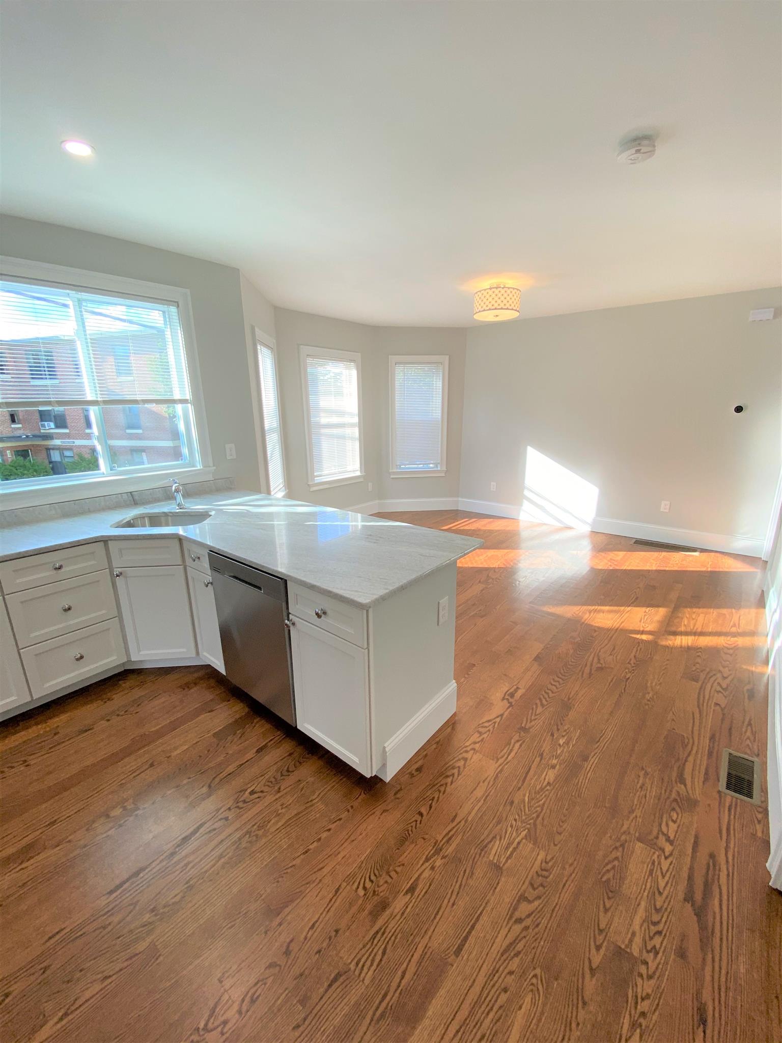 3 Hamilton Rd, Teele Square