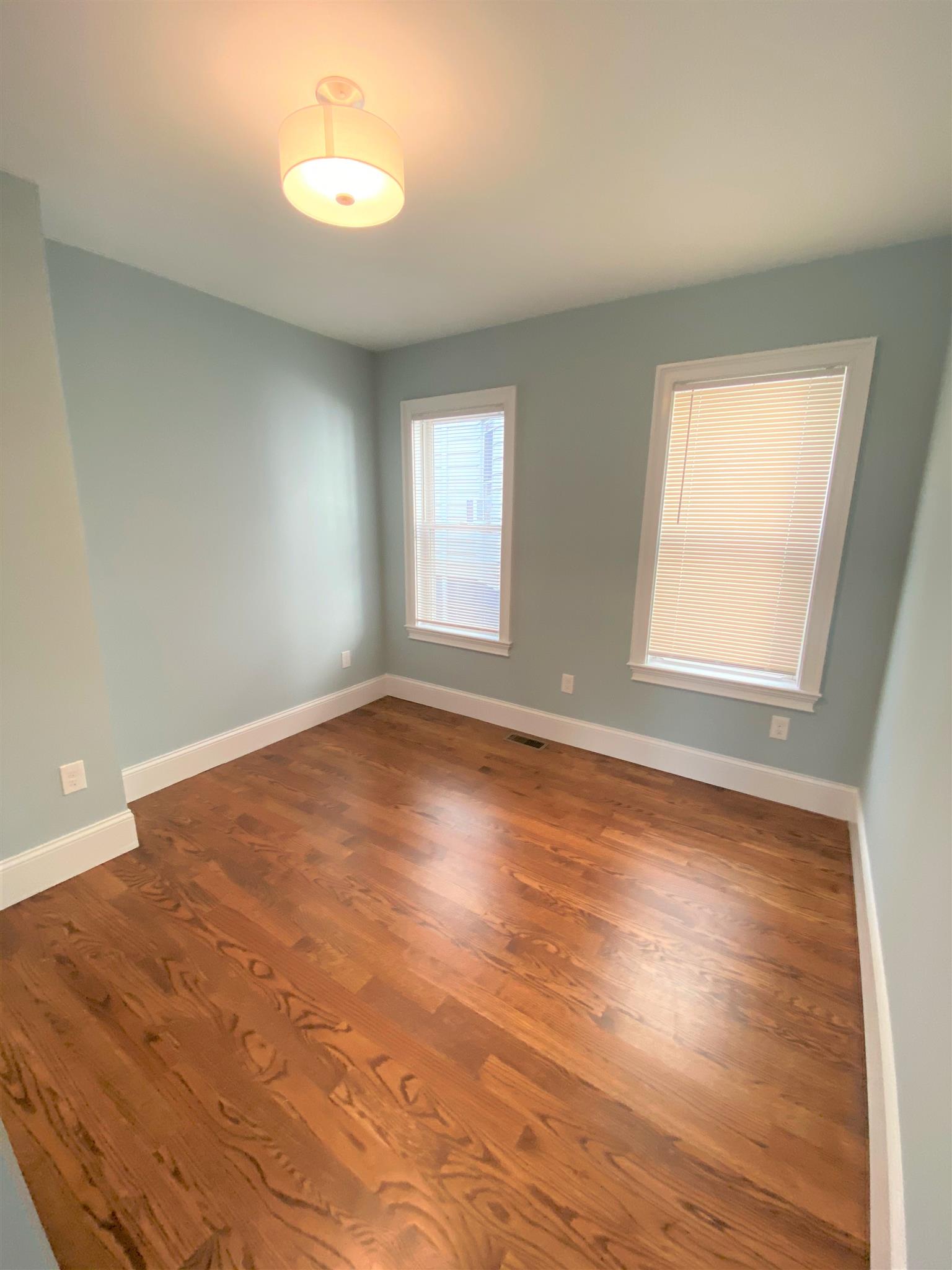 3 Hamilton Rd, Teele Square