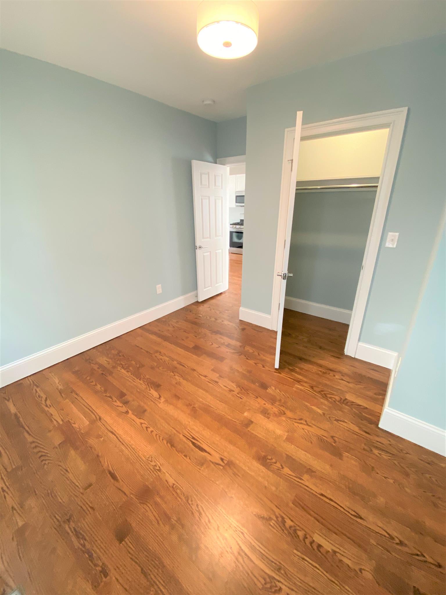 3 Hamilton Rd, Teele Square