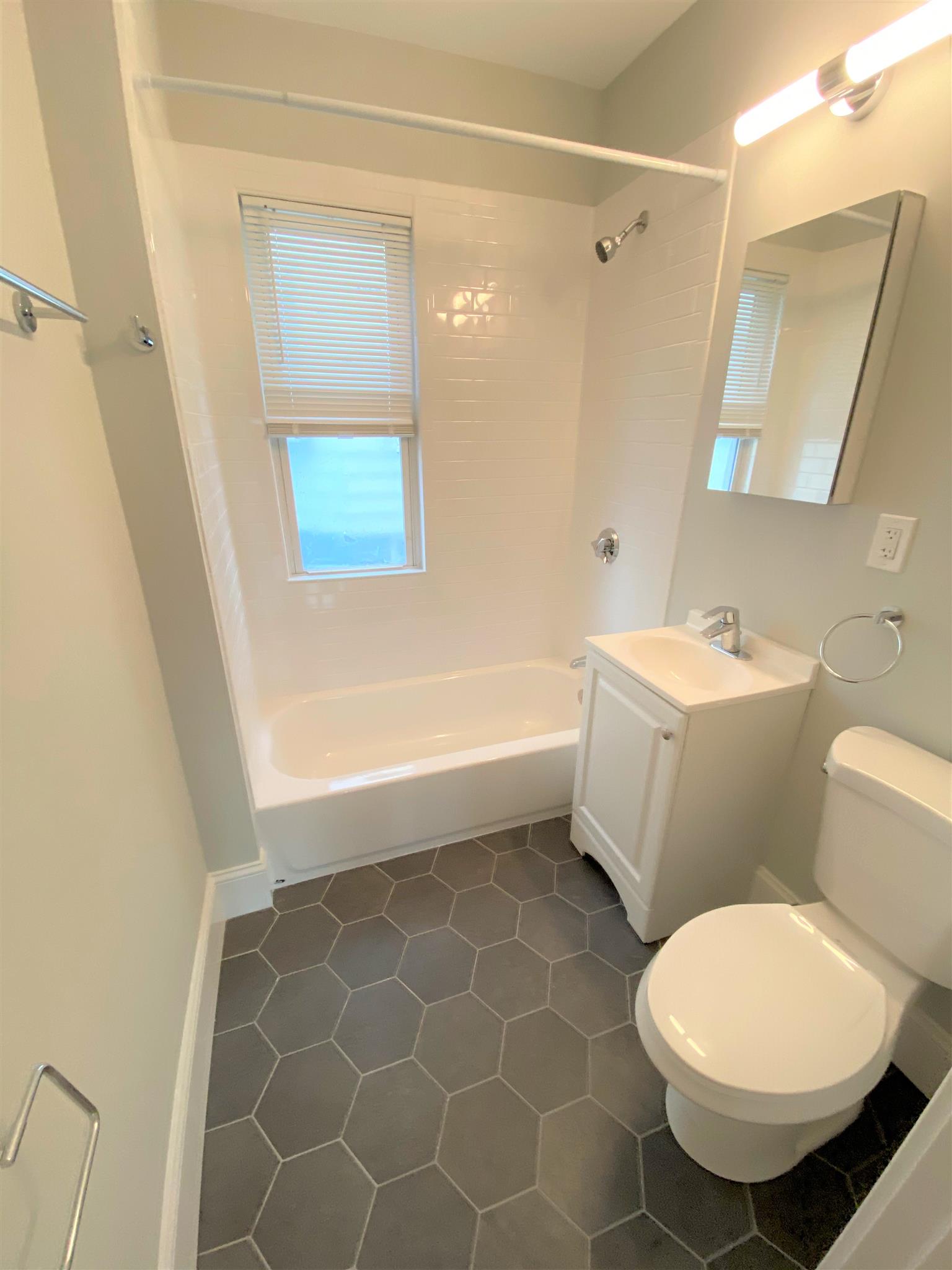 3 Hamilton Rd, Teele Square