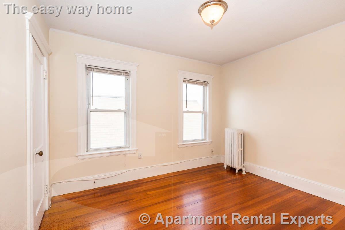 600 Broadway, Ball Square