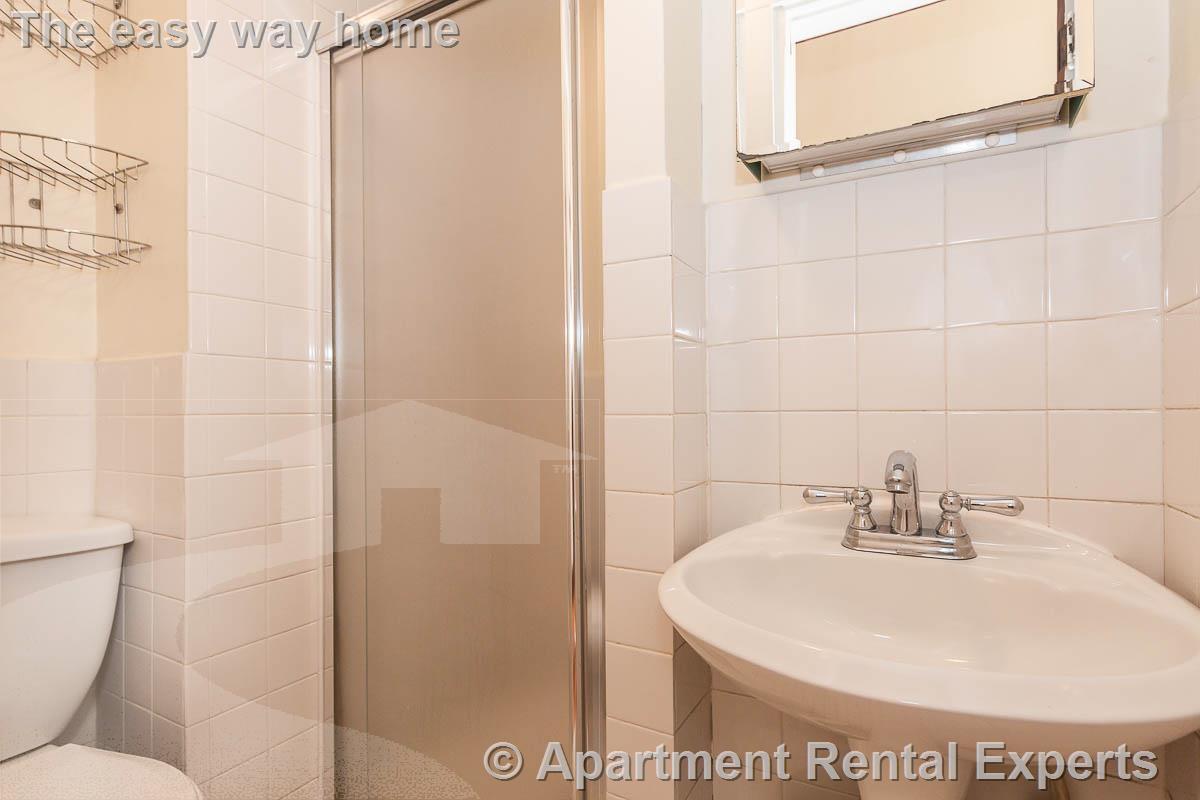 600 Broadway, Ball Square