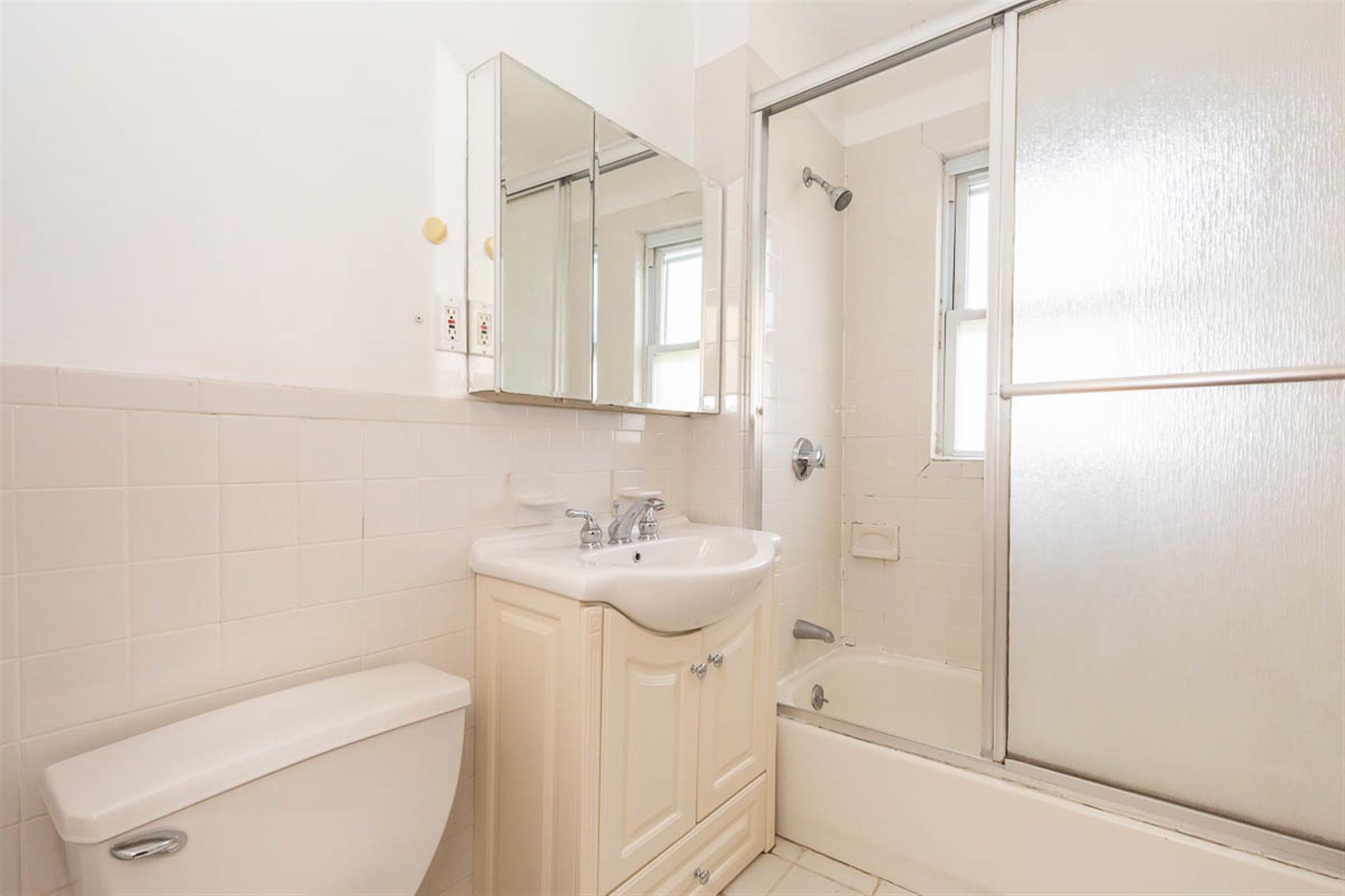 600 Broadway, Ball Square