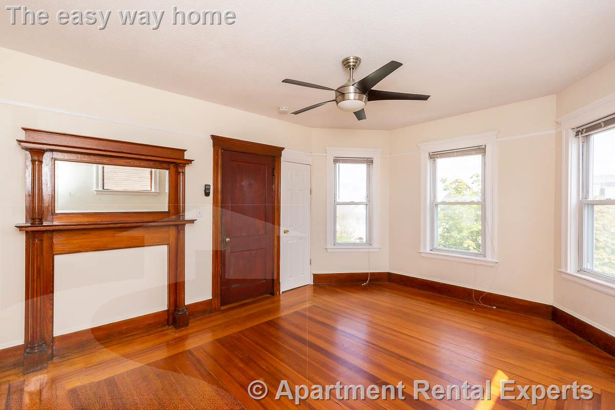 600 Broadway, Ball Square