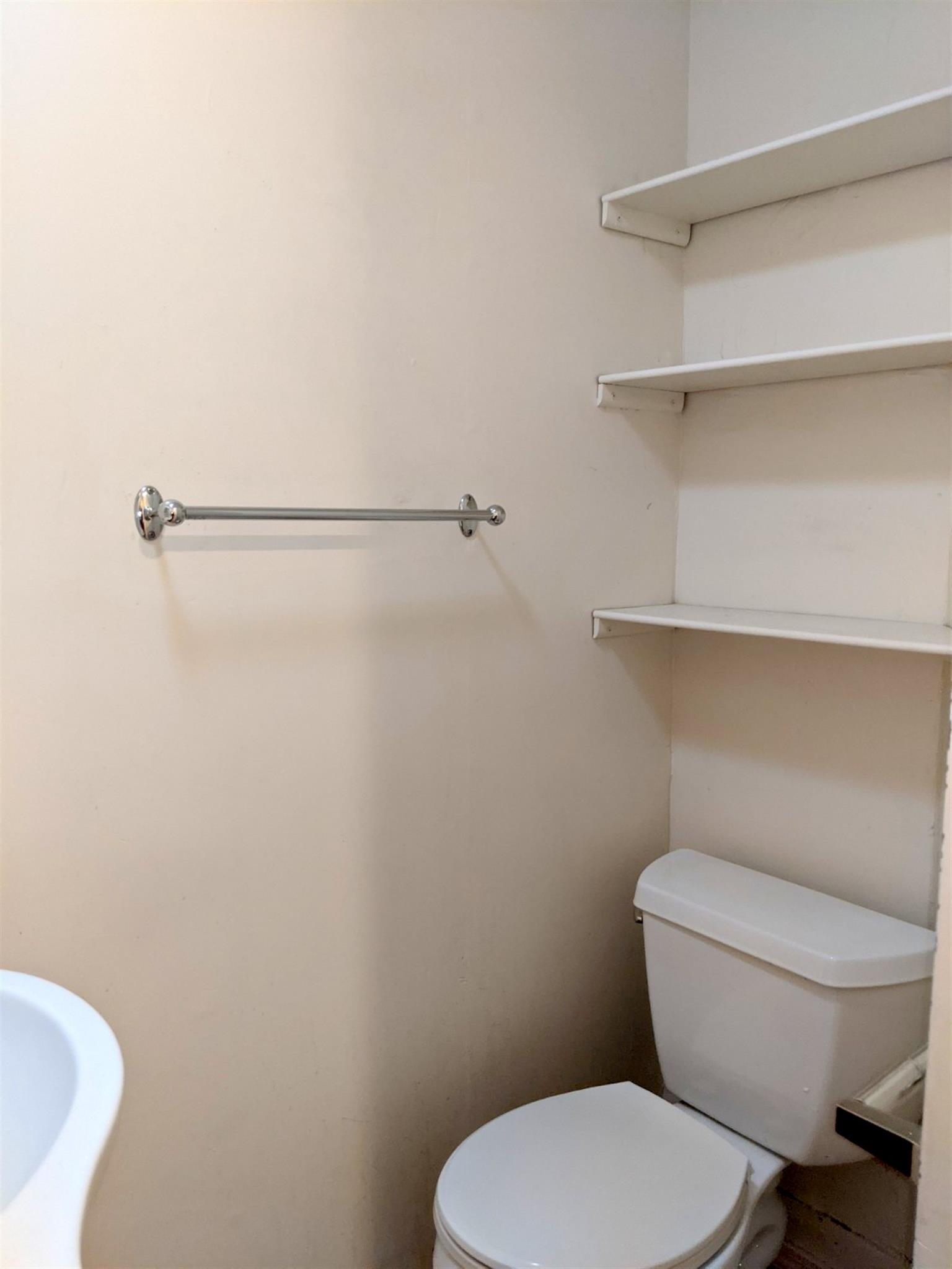 8 Evergreen Sq, Spring Hill