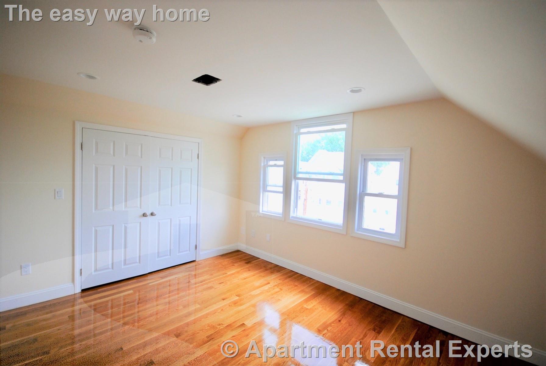 15 Taylor St, Medford