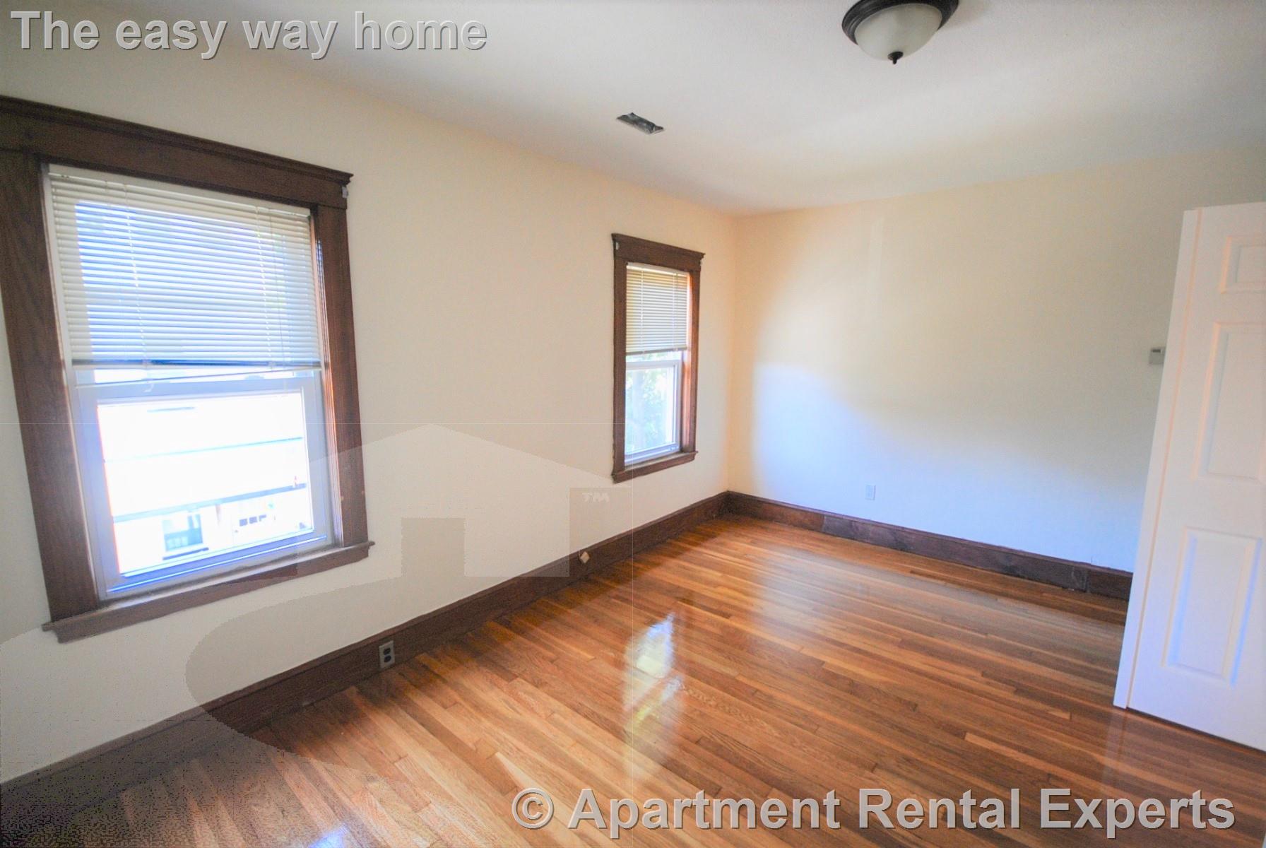 15 Taylor St, Medford