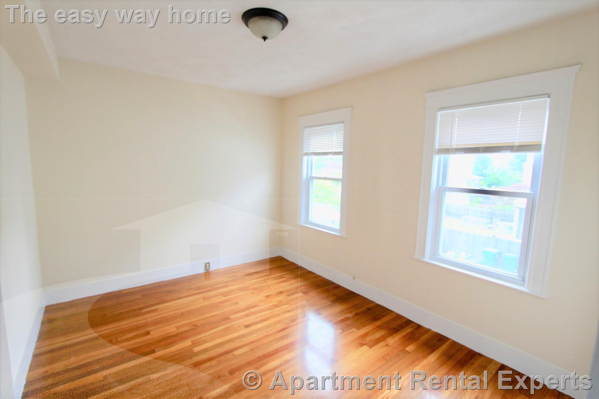 15 Taylor St, Medford