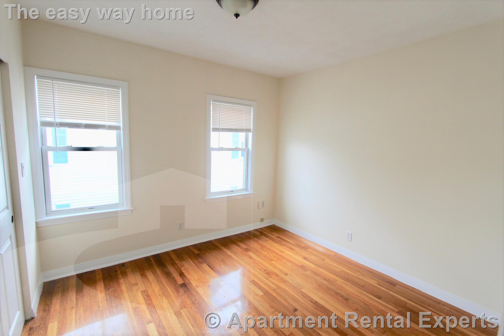 15 Taylor St, Medford