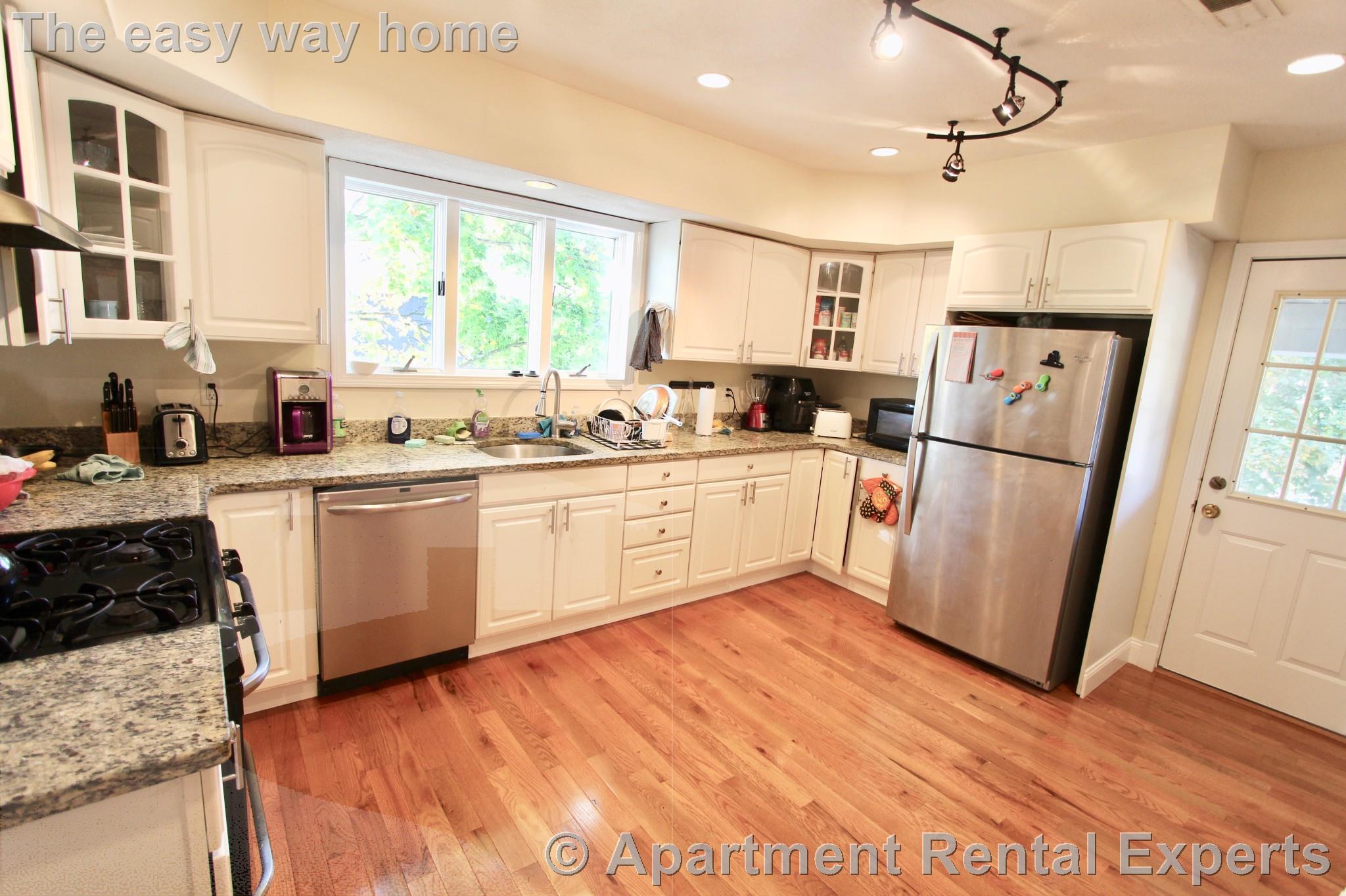 15 Taylor St, Medford