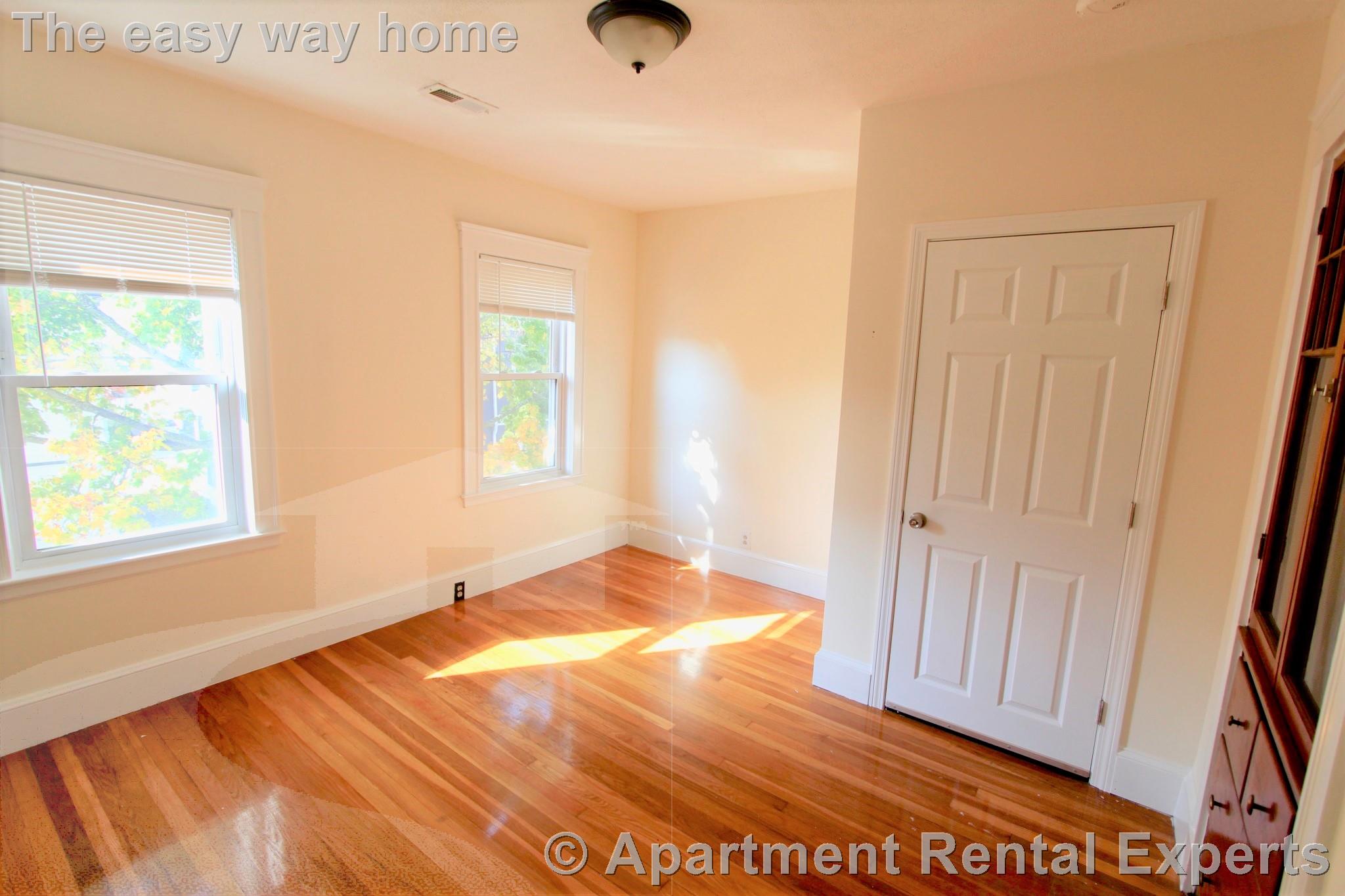 15 Taylor St, Medford