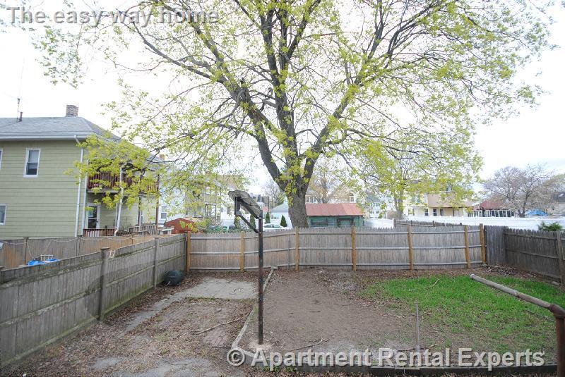 15 Taylor St, Medford