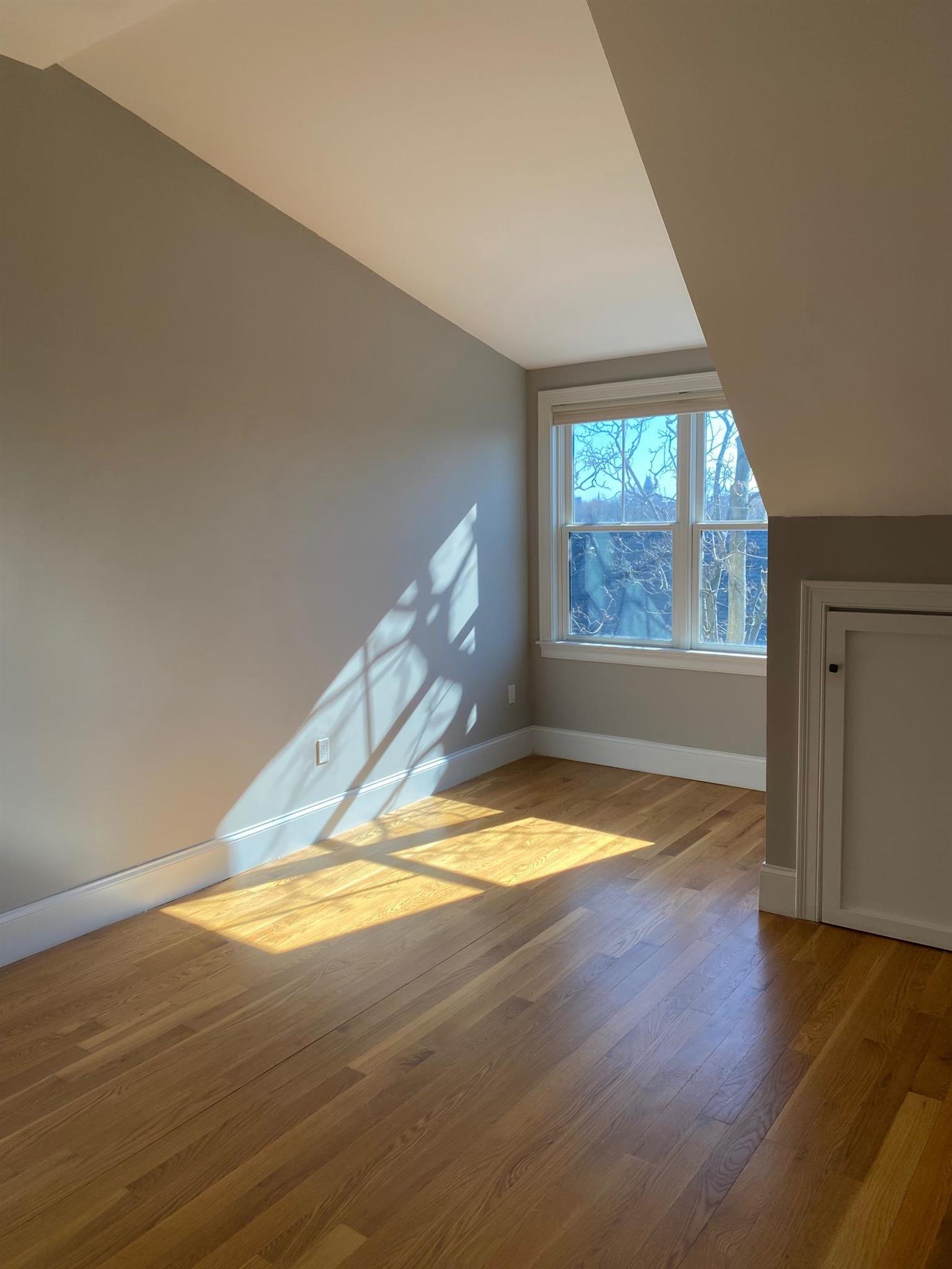 16 Linden Ave, Porter Square