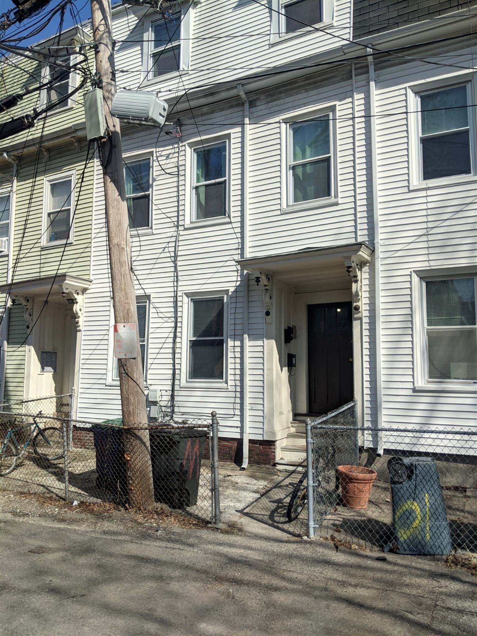 8 Evergreen Sq, Porter Square