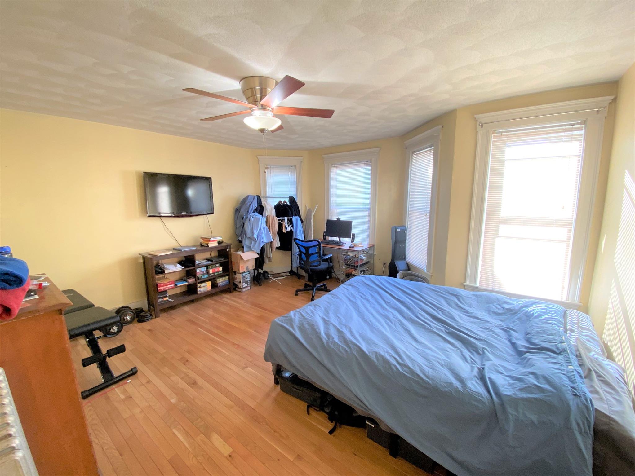 221 Holland St, Davis Square