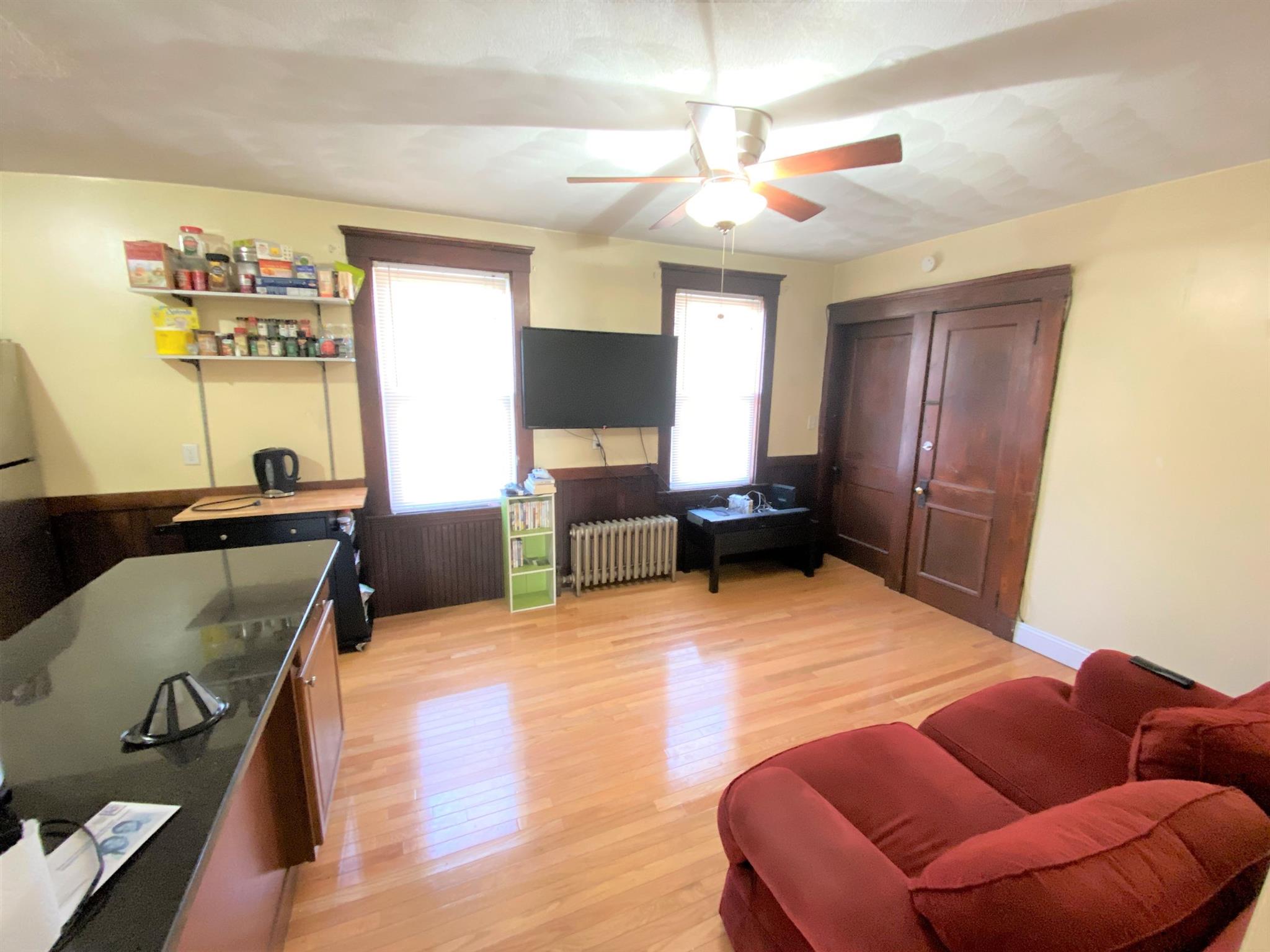 221 Holland St, Davis Square