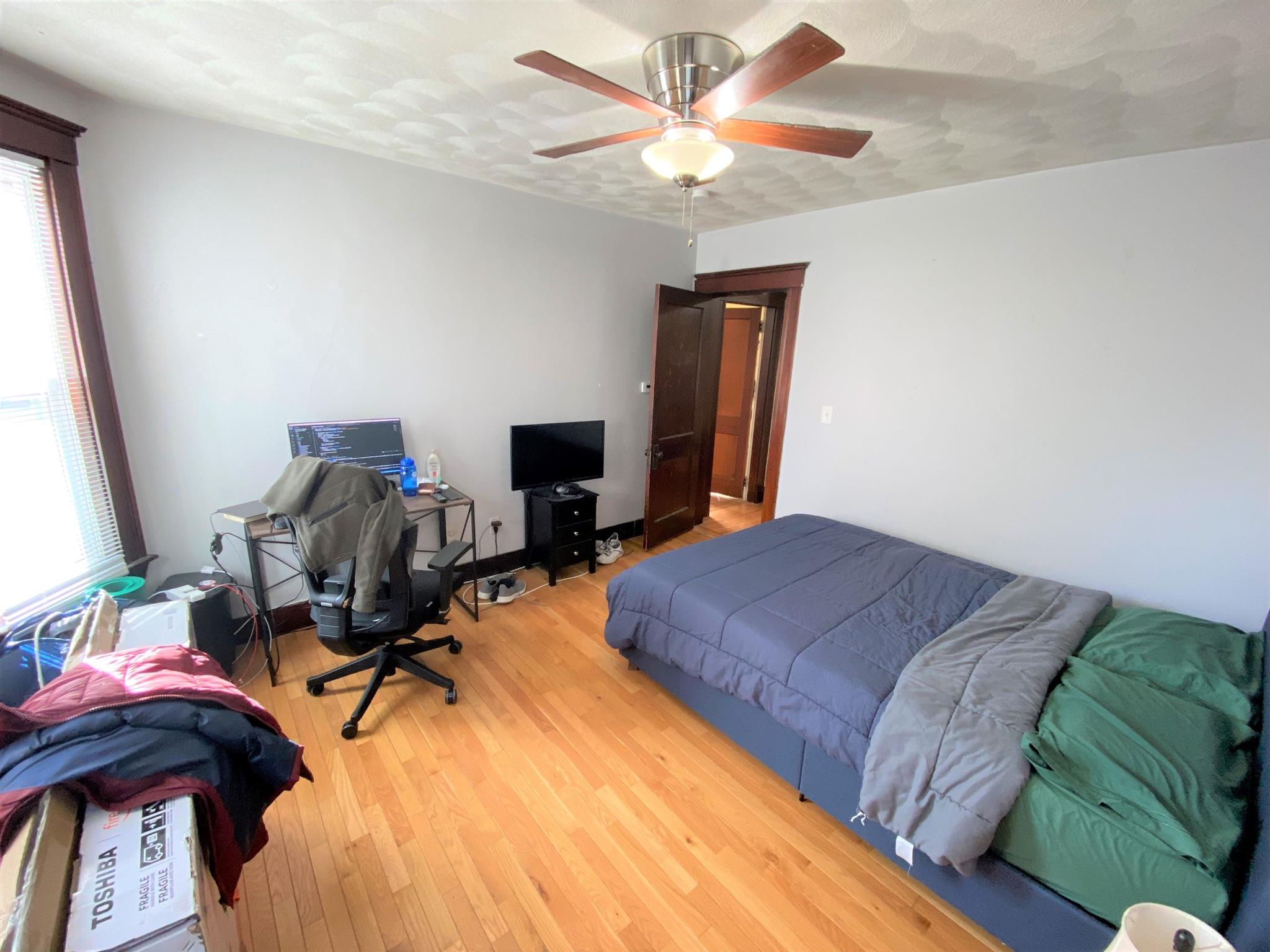 221 Holland St, Davis Square