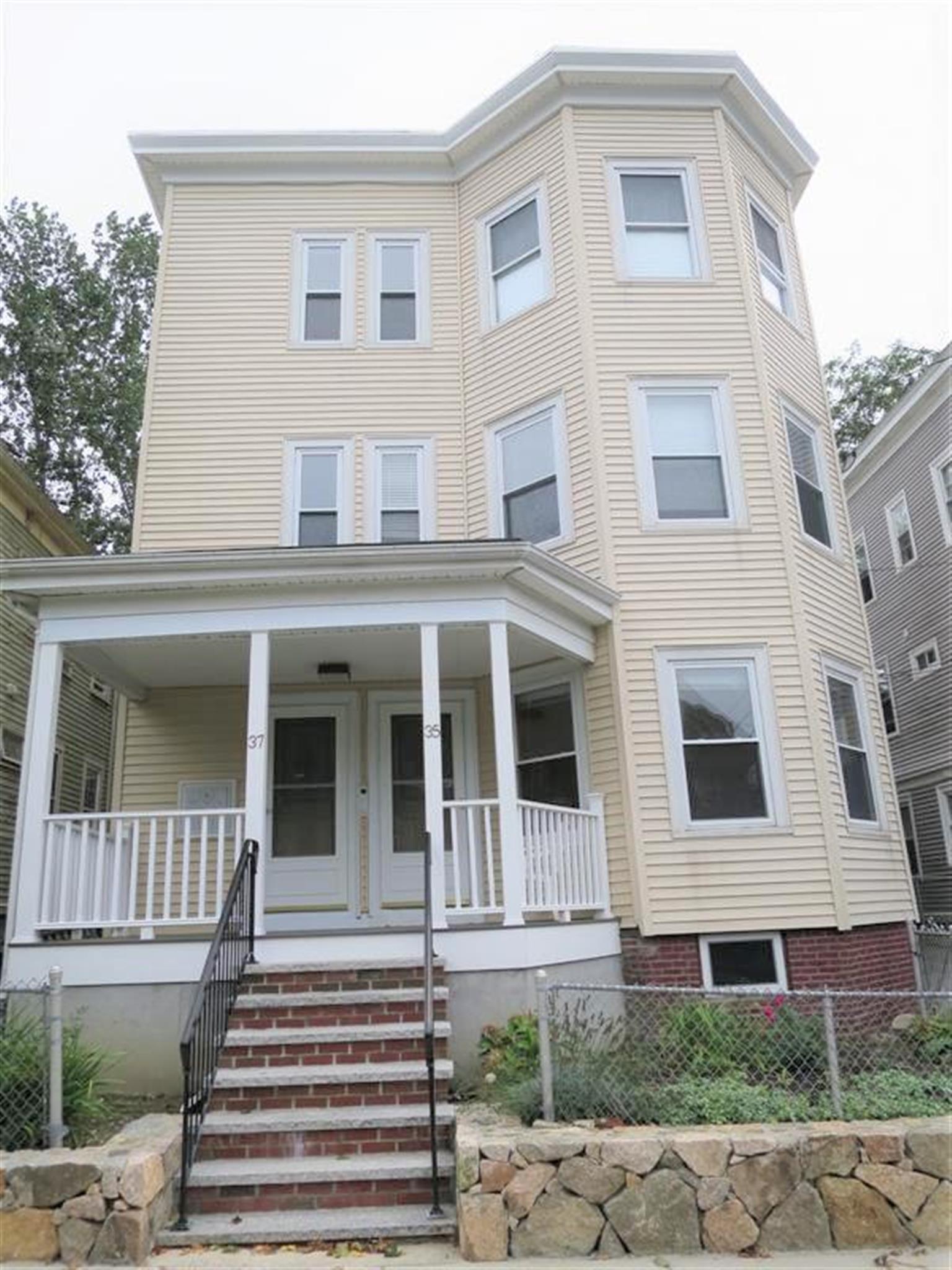 35 Hancock St, Davis Square