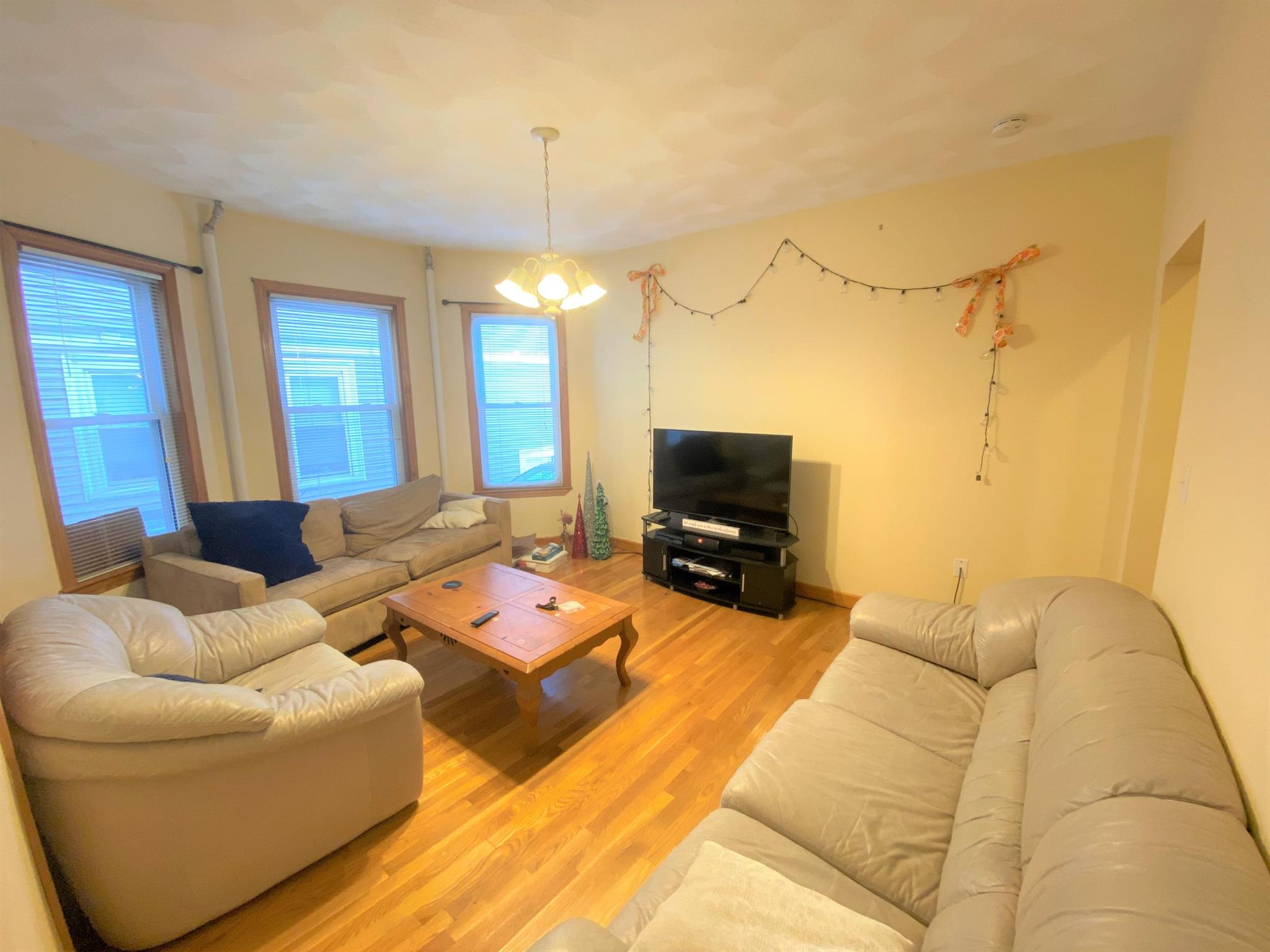 35 Hancock St, Davis Square