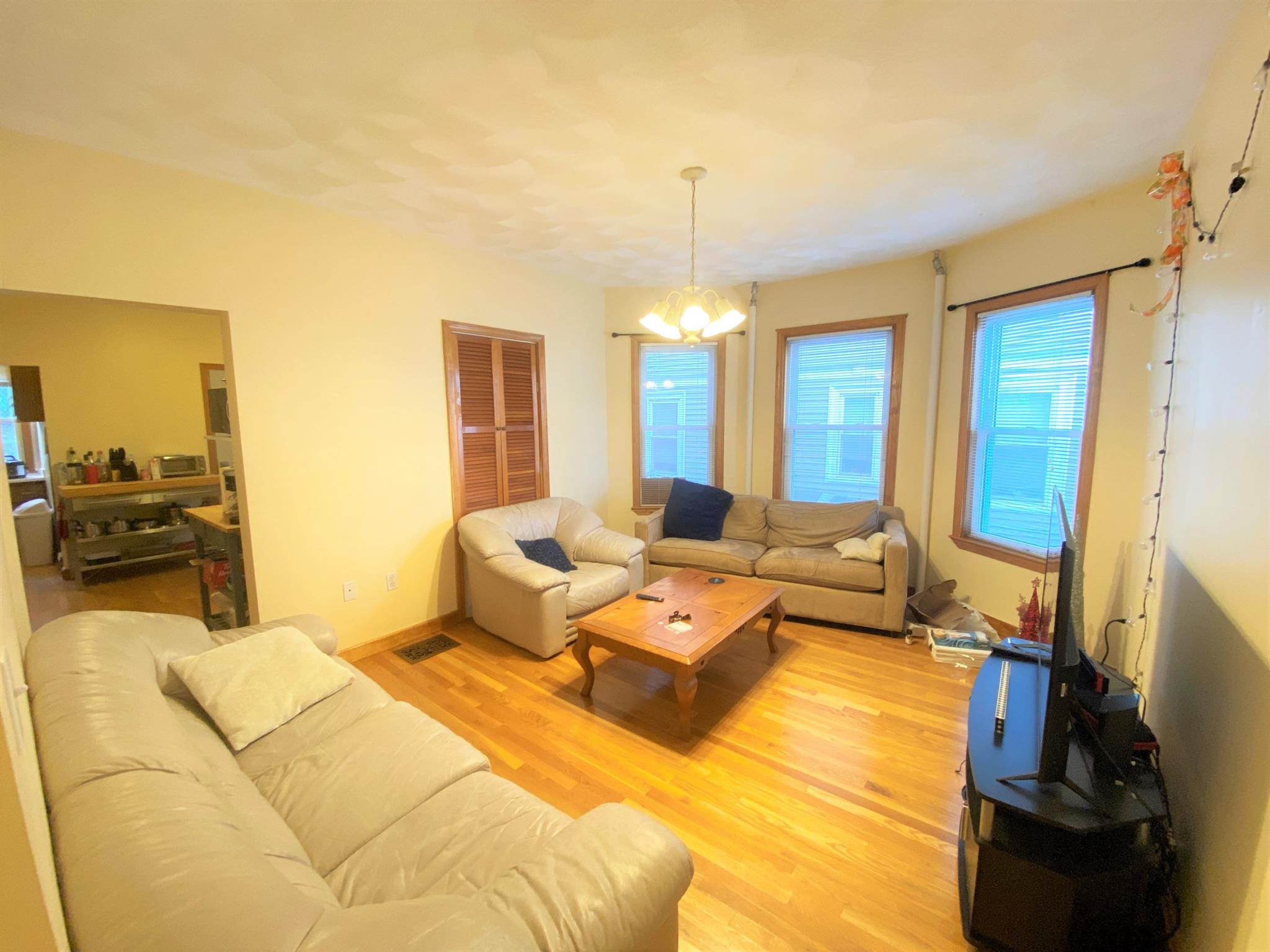 35 Hancock St, Davis Square