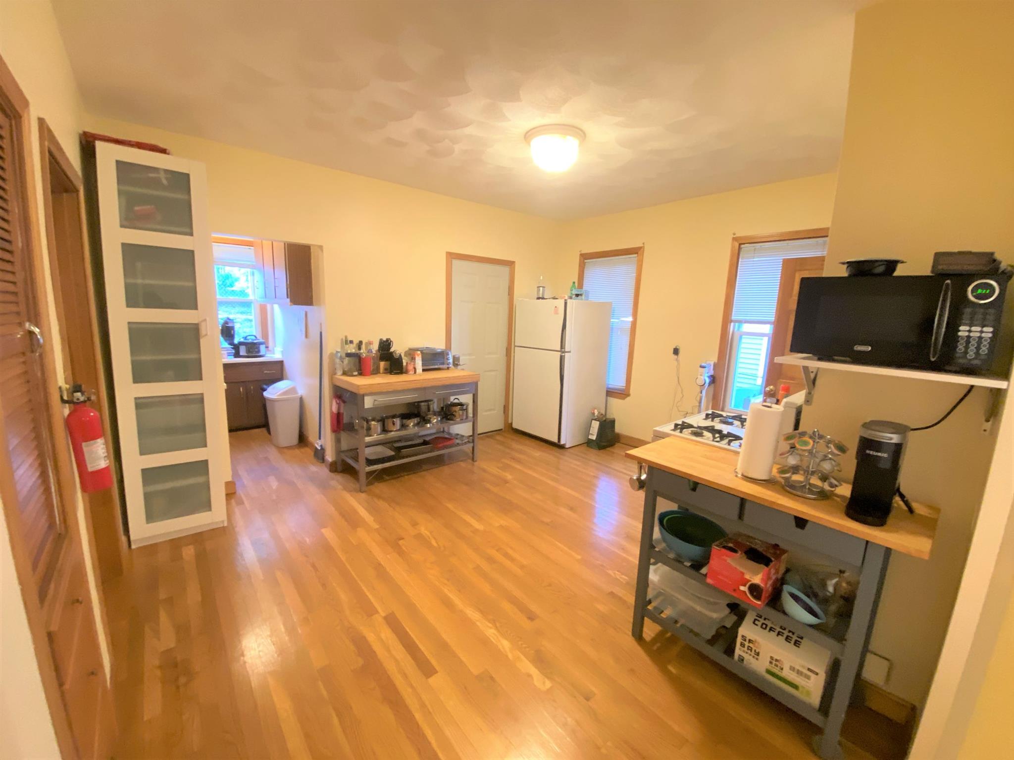 35 Hancock St, Davis Square